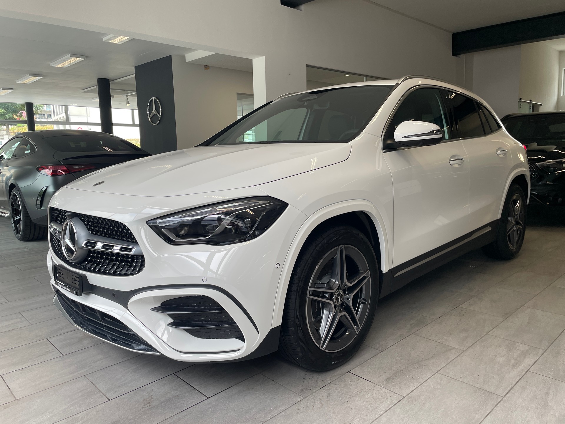MERCEDES-BENZ GLA 250 4Matic 8G-DCT AMG Line Swiss Star-image-0