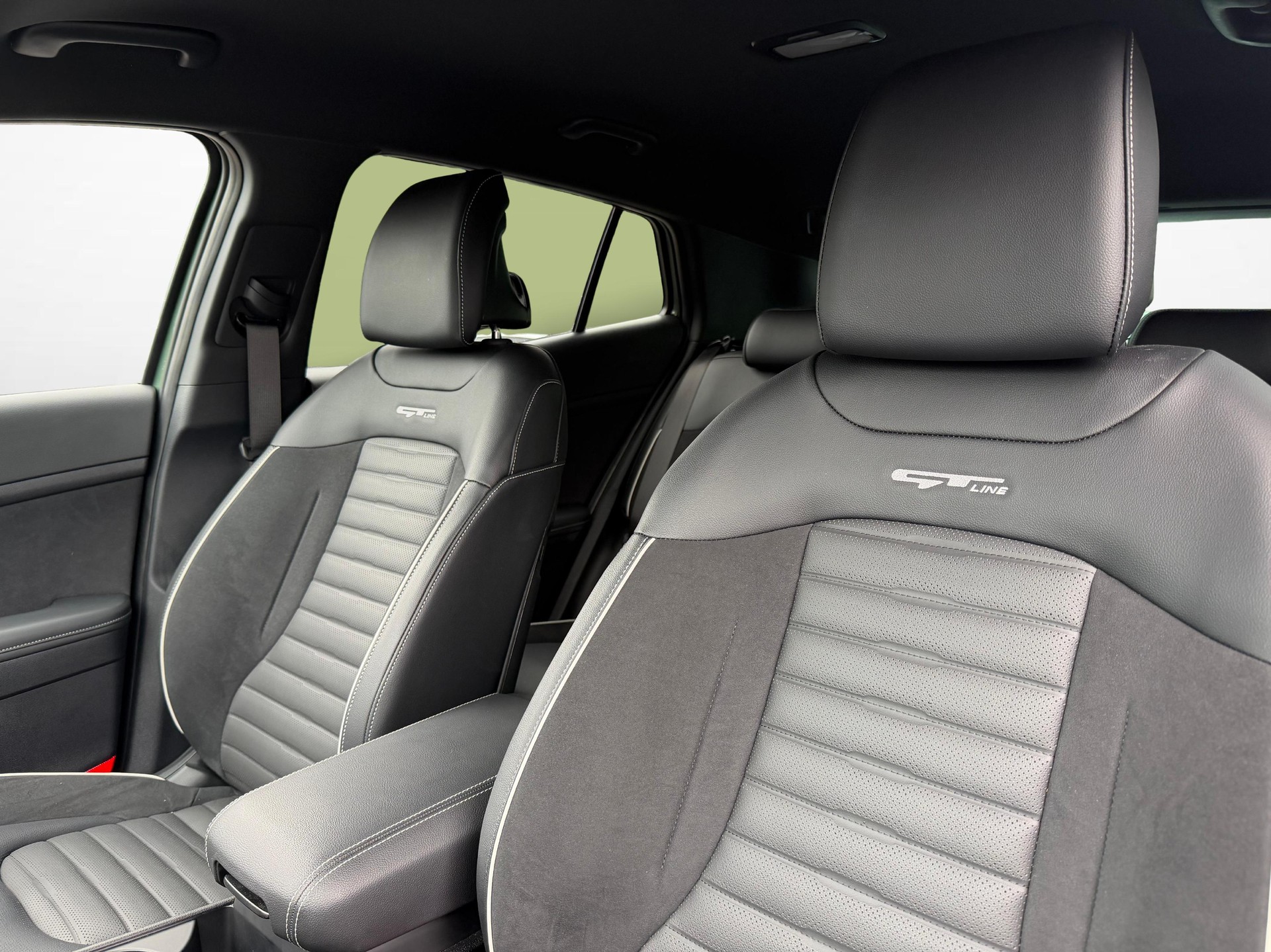 KIA Sportage 1.6 T-GDi Hybrid GT-Line-image-2