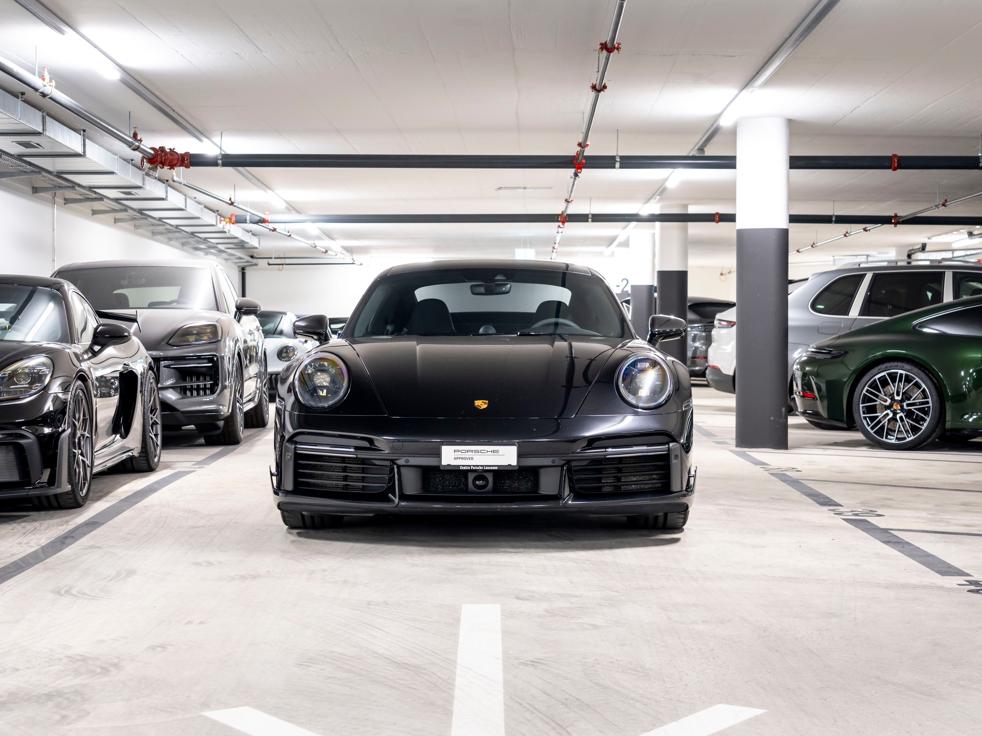 PORSCHE 911 Turbo S PDK-showroom-element-3