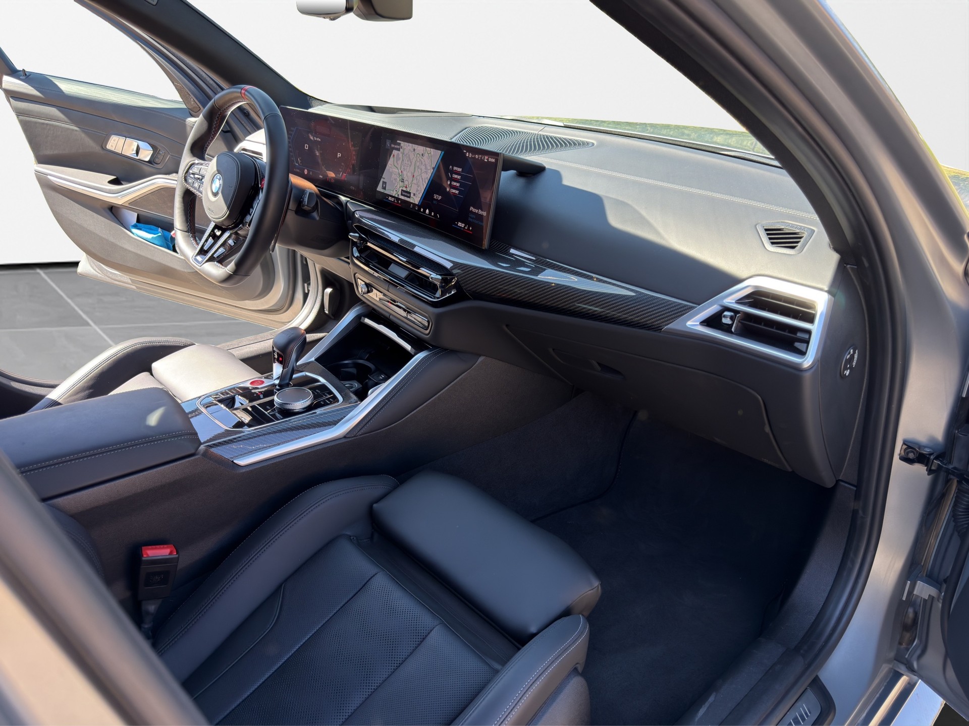 BMW M3 Touring xDrive Competition M-image-12