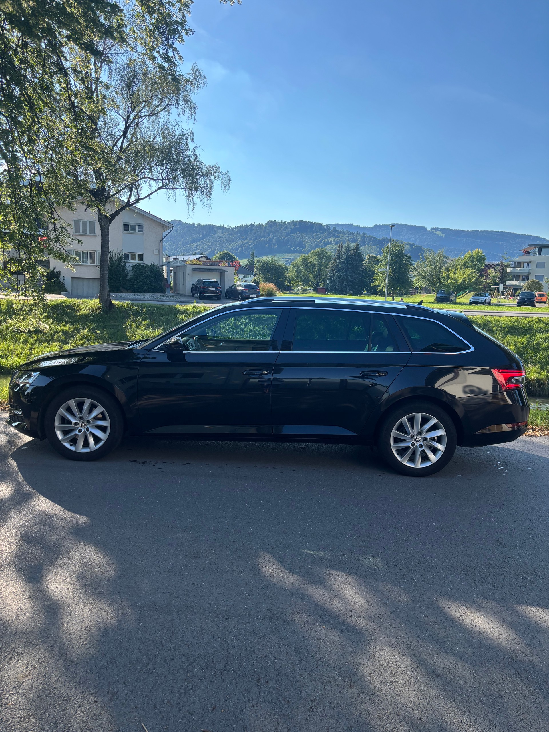 SKODA Superb Combi 2.0 TDi Style 4x4 DSG-image-3