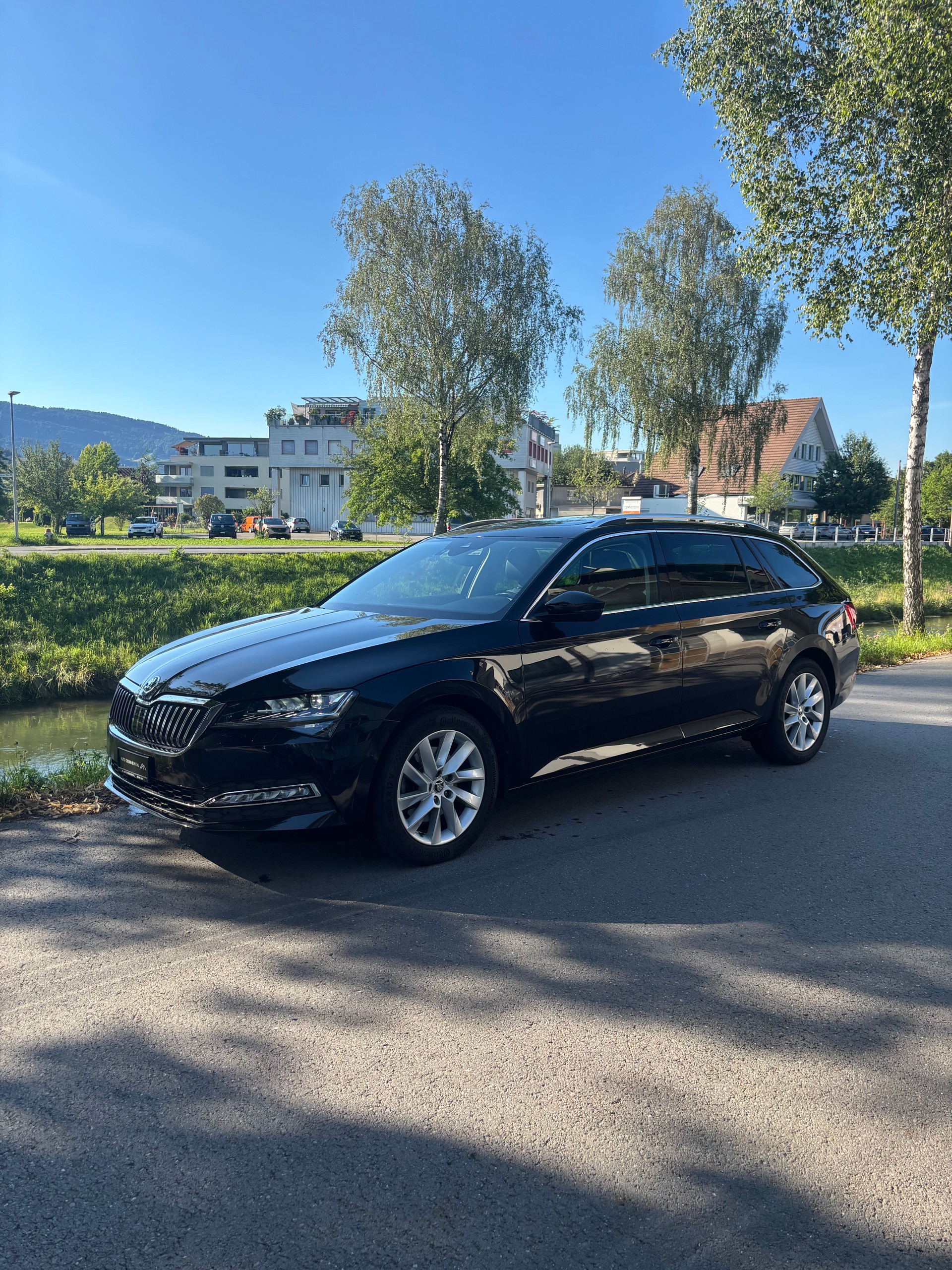 SKODA Superb Combi 2.0 TDi Style 4x4 DSG-image-2