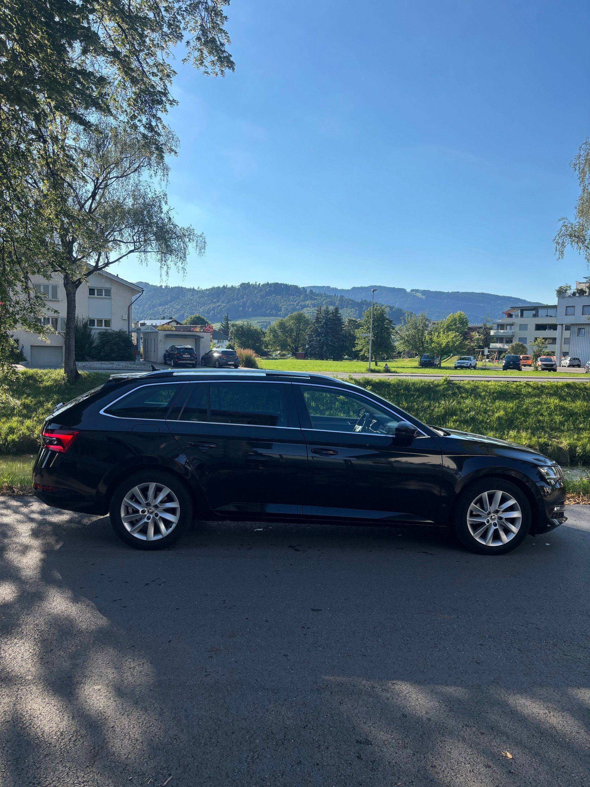SKODA Superb Combi 2.0 TDi Style 4x4 DSG-image-8