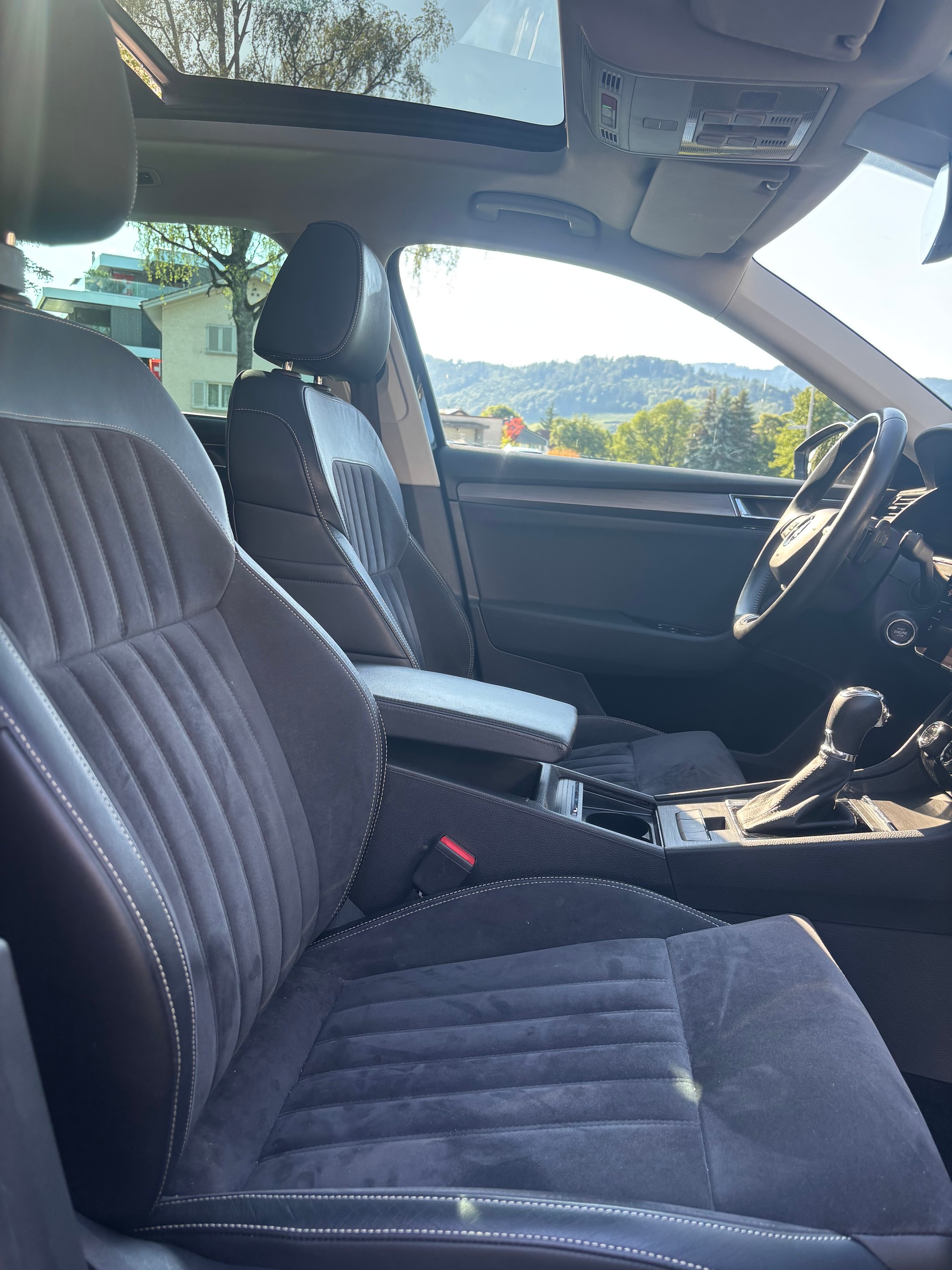 SKODA Superb Combi 2.0 TDi Style 4x4 DSG-image-13