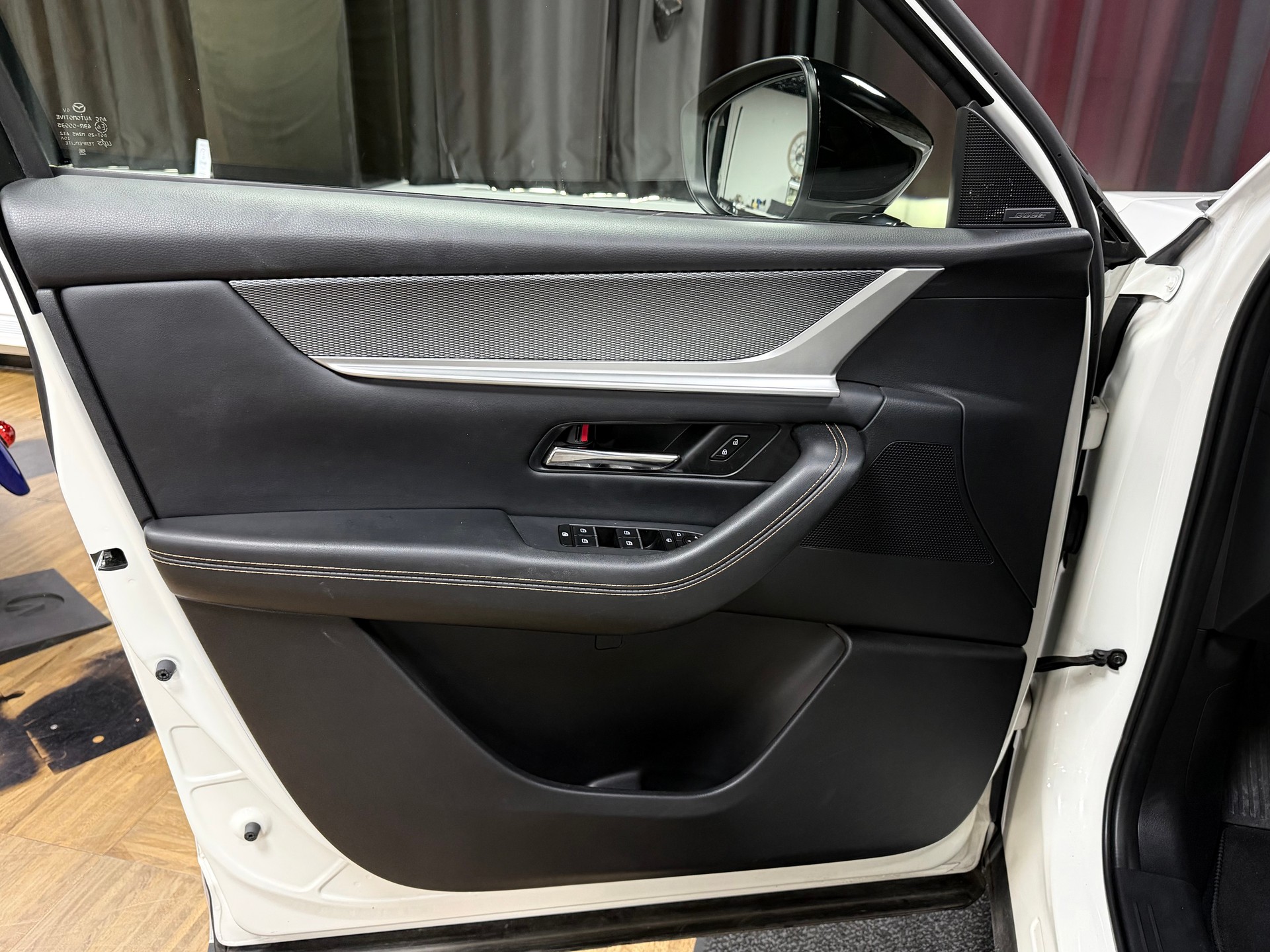 MAZDA CX-60 3.3L e-Skyactiv D 254 MHEV AWD Homura-image-9