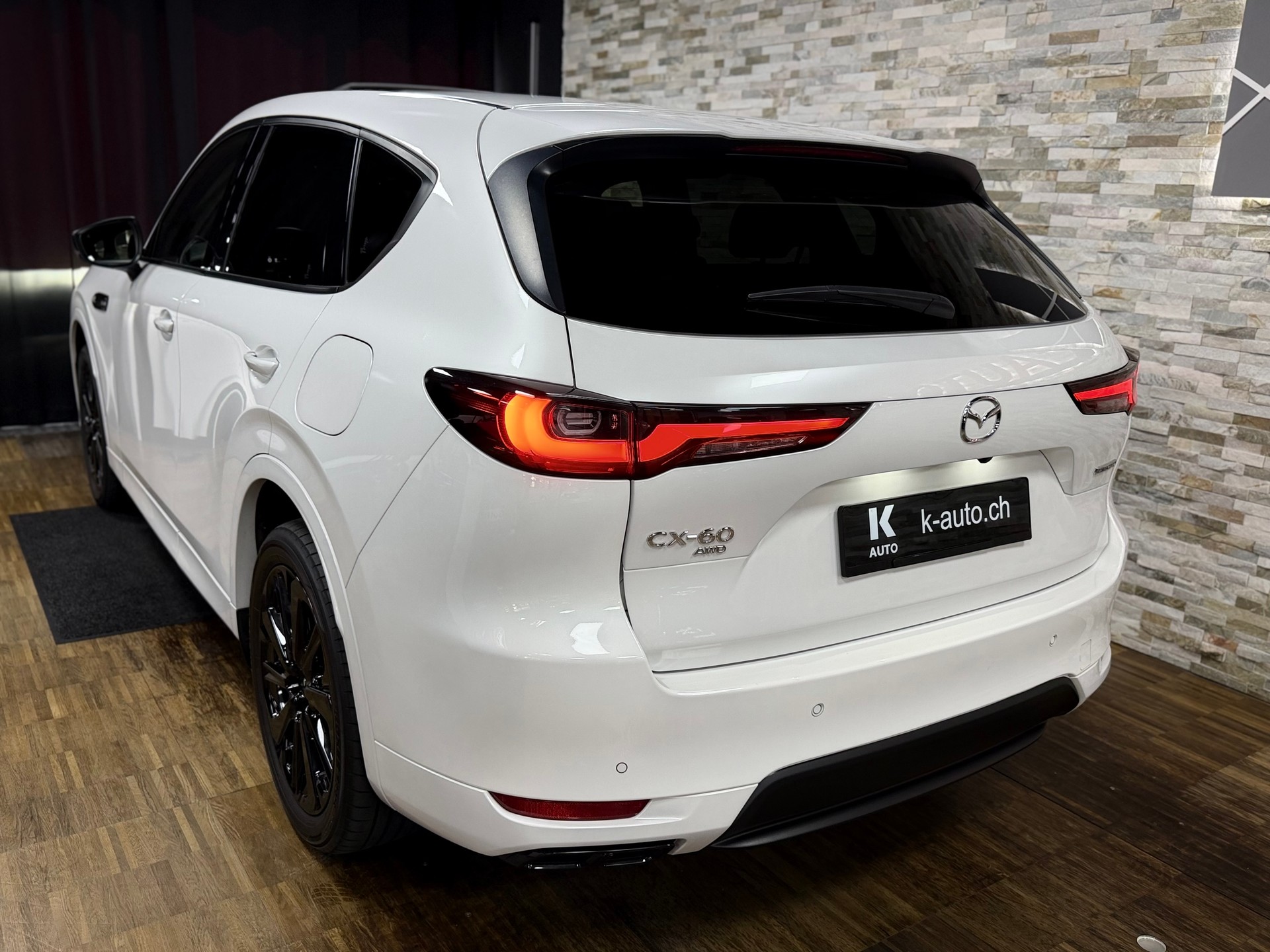 MAZDA CX-60 3.3L e-Skyactiv D 254 MHEV AWD Homura-image-1