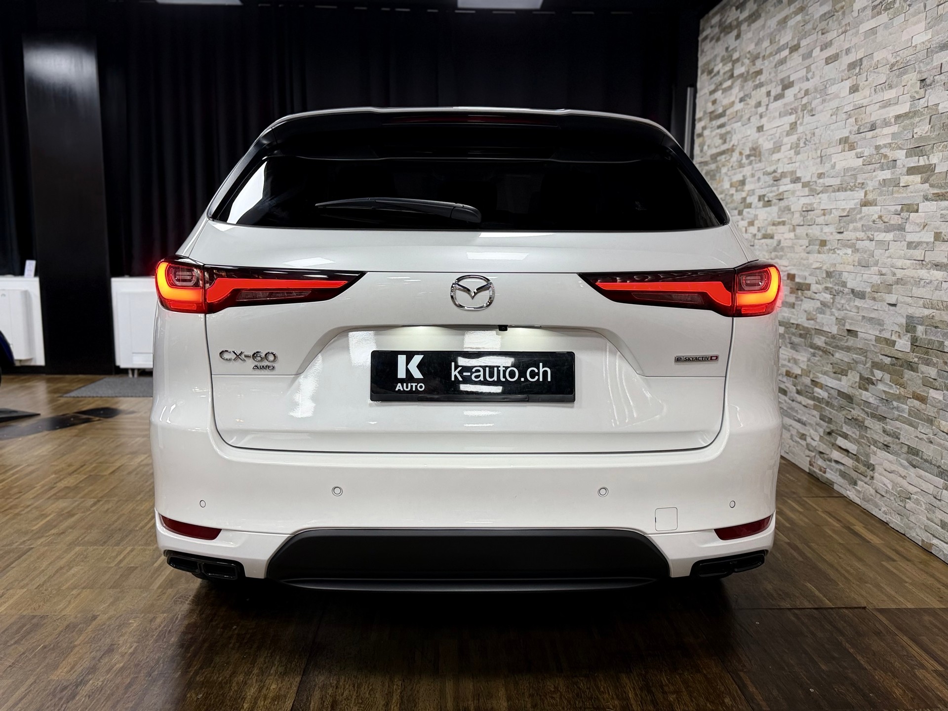 MAZDA CX-60 3.3L e-Skyactiv D 254 MHEV AWD Homura-image-2