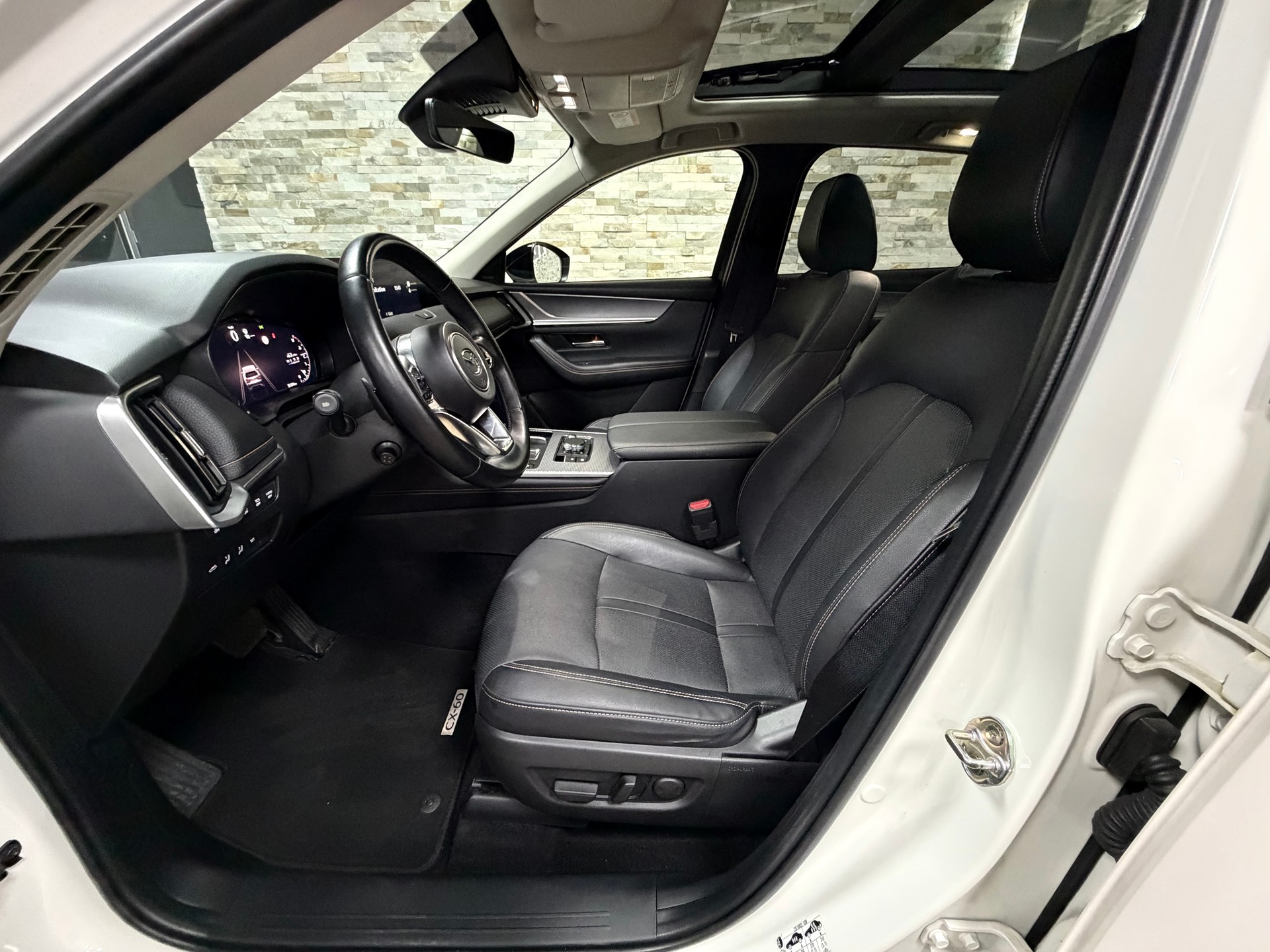 MAZDA CX-60 3.3L e-Skyactiv D 254 MHEV AWD Homura-image-11