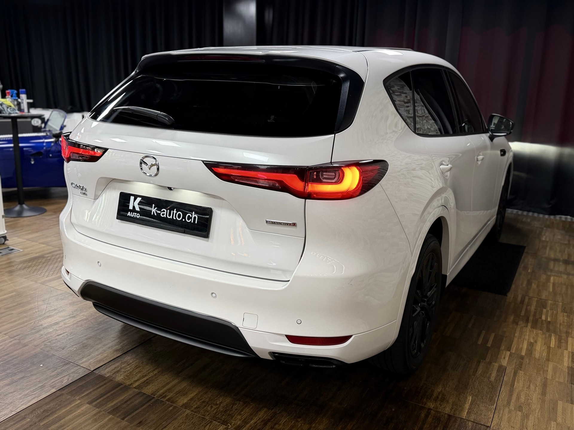 MAZDA CX-60 3.3L e-Skyactiv D 254 MHEV AWD Homura-image-3