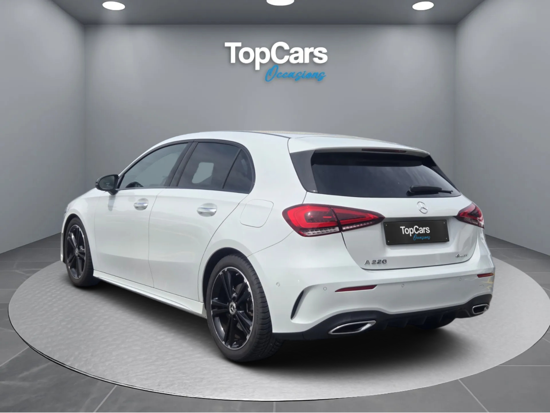 MERCEDES-BENZ A 220 AMG Line 7G-DCT 4Matic * Frish Service & MFK 2026 ** Service du jour & Expertise 2026-image-1