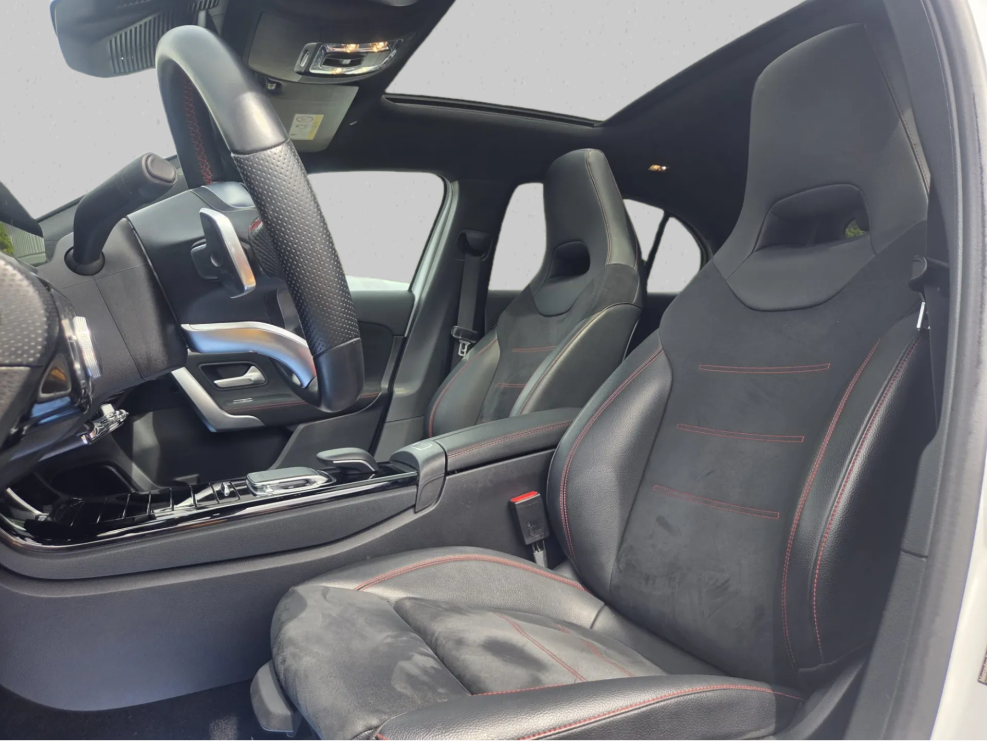 MERCEDES-BENZ A 220 AMG Line 7G-DCT 4Matic * Frish Service & MFK 2026 ** Service du jour & Expertise 2026-image-7