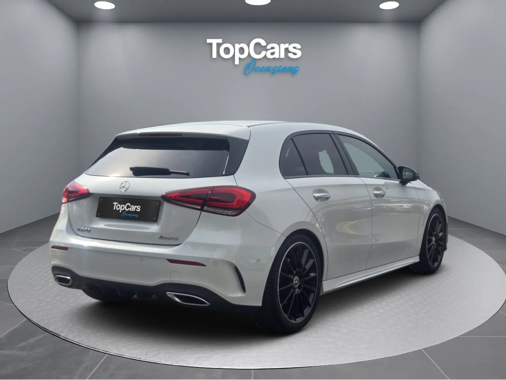 MERCEDES-BENZ A 220 AMG Line 7G-DCT 4Matic * Frish Service & MFK 2026 ** Service du jour & Expertise 2026-image-1