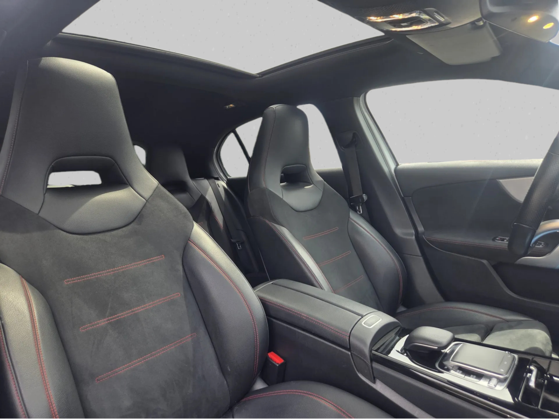 MERCEDES-BENZ A 220 AMG Line 7G-DCT 4Matic * Frish Service & MFK 2026 ** Service du jour & Expertise 2026-image-14