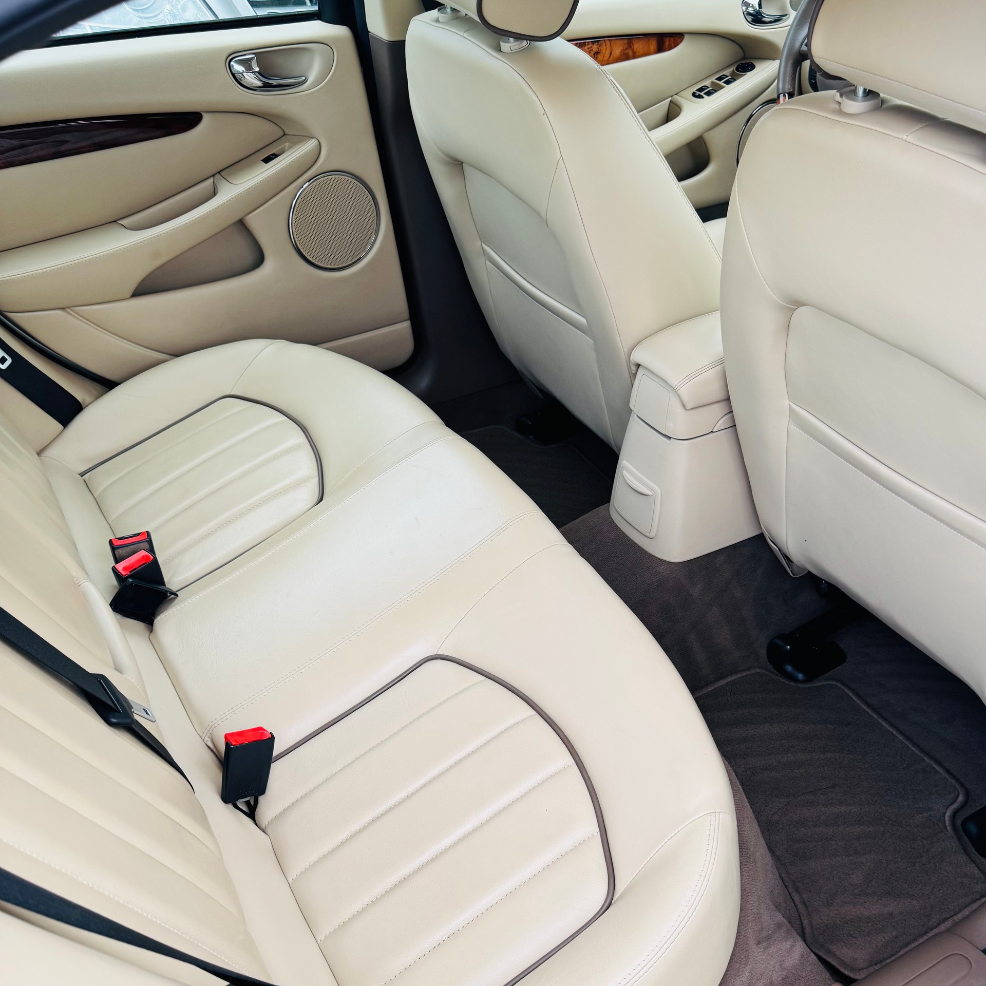 JAGUAR 2.5 V6 Traction4 Sovereign-image-17