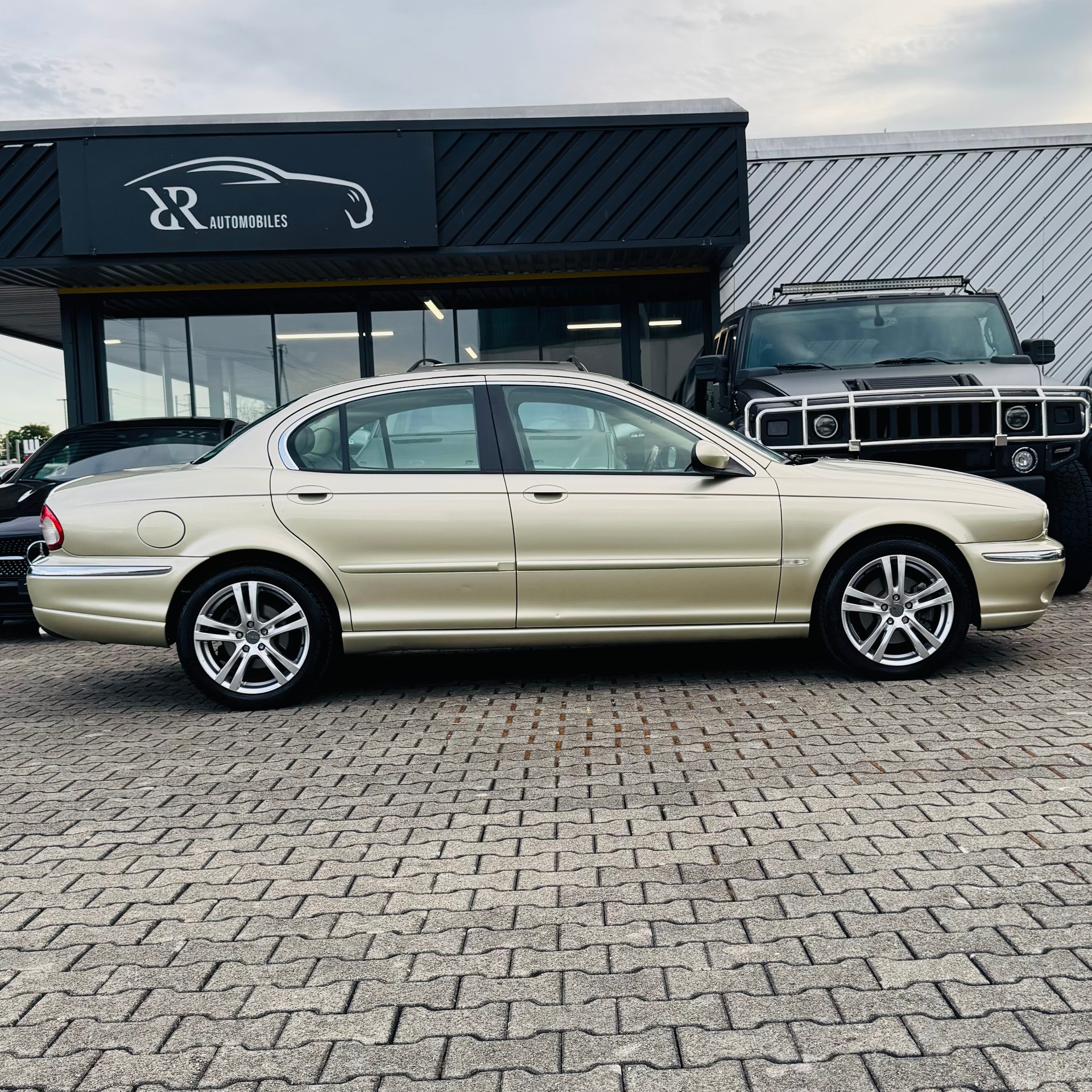 JAGUAR 2.5 V6 Traction4 Sovereign-image-1