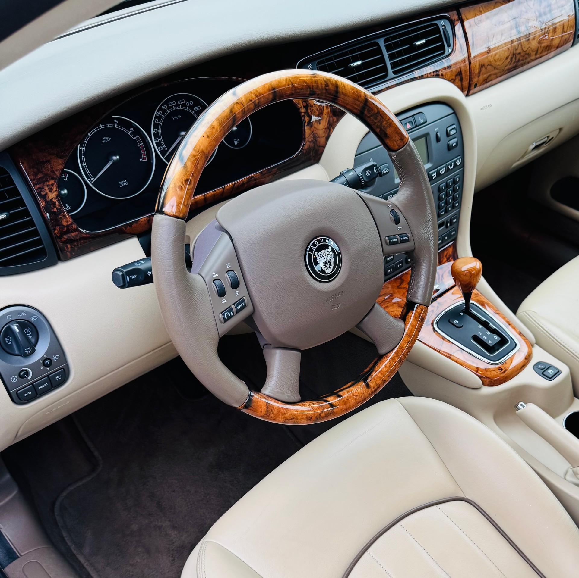 JAGUAR 2.5 V6 Traction4 Sovereign-image-5