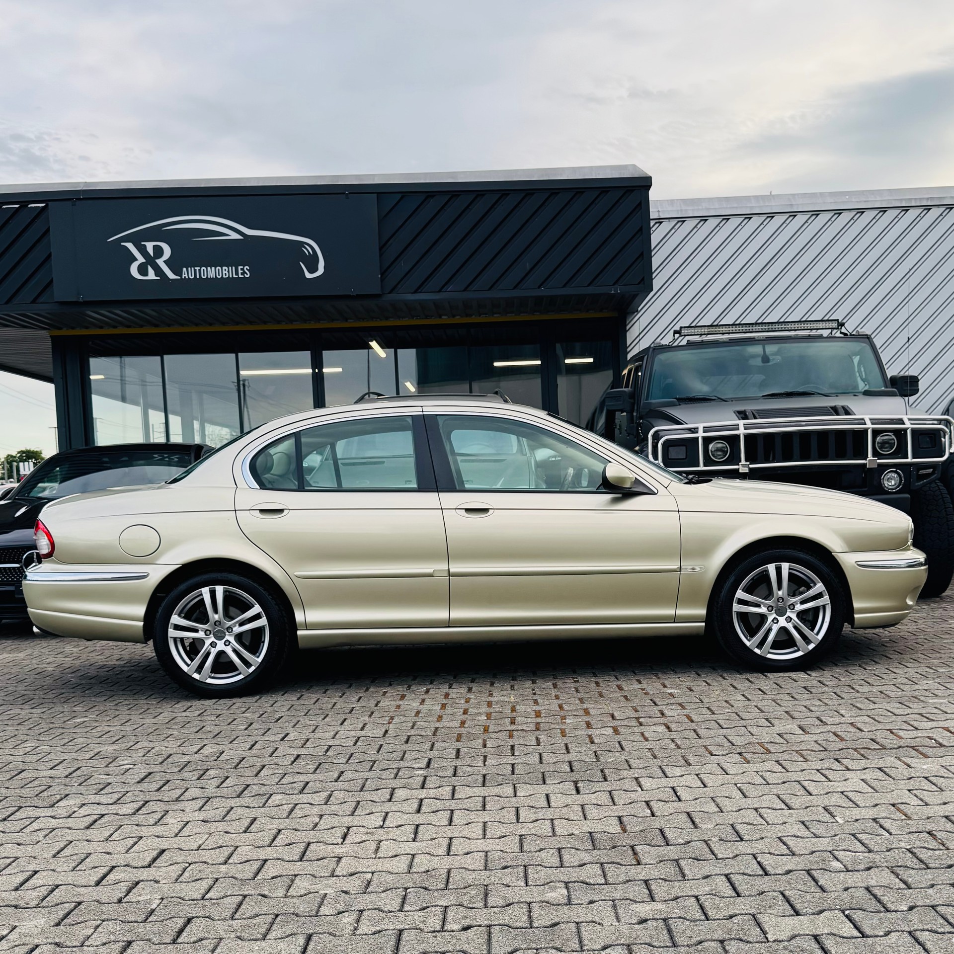 JAGUAR 2.5 V6 Traction4 Sovereign-showroom-element-1