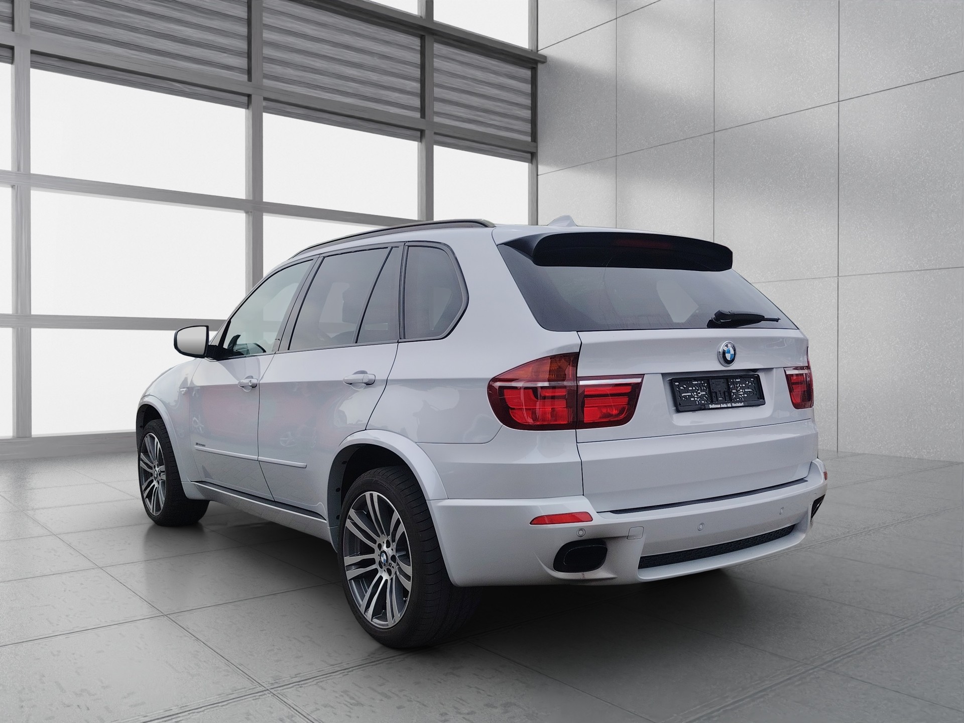 BMW X5 xDrive 50i Steptronic-image-4