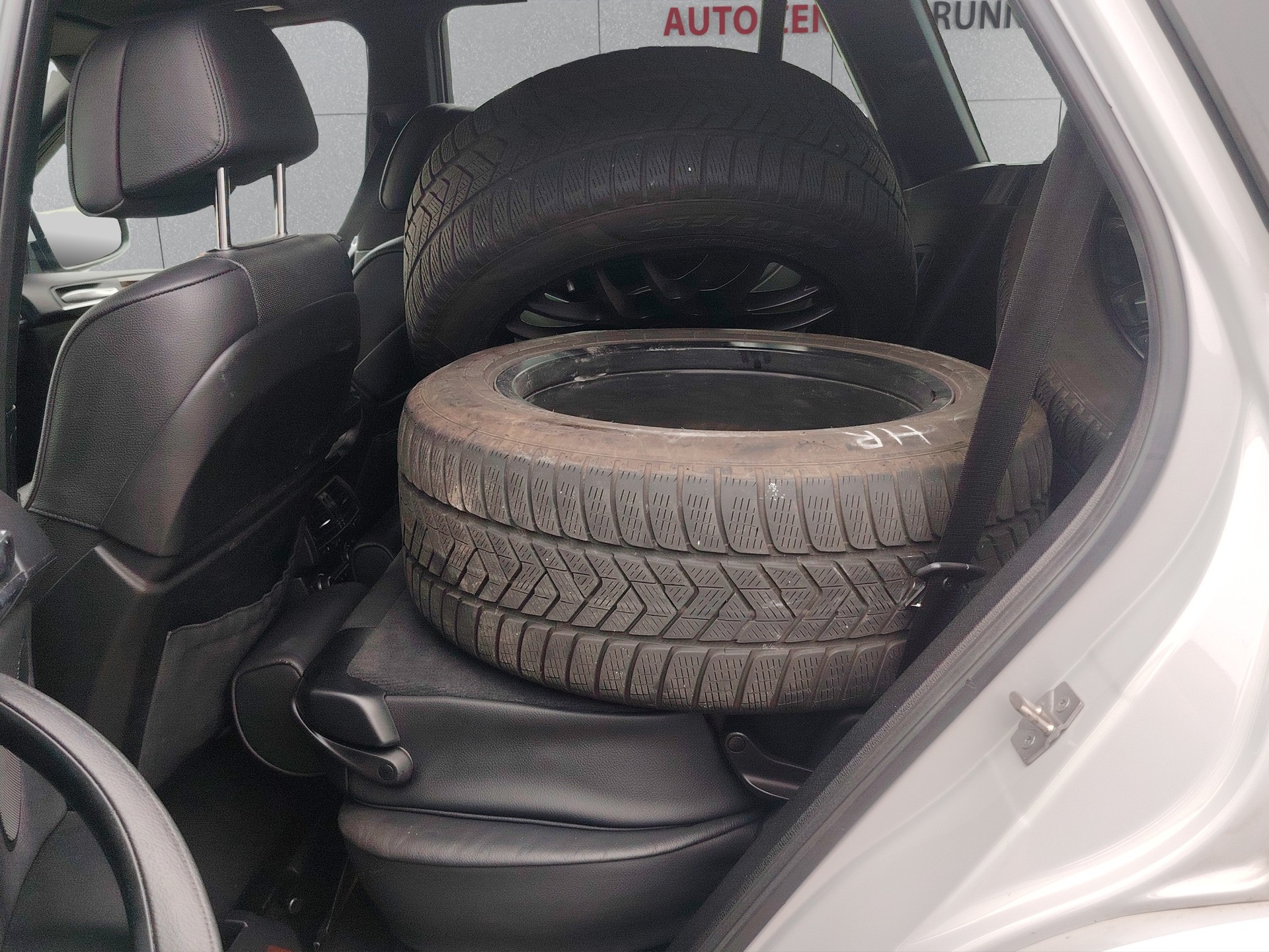 BMW X5 xDrive 50i Steptronic-image-15