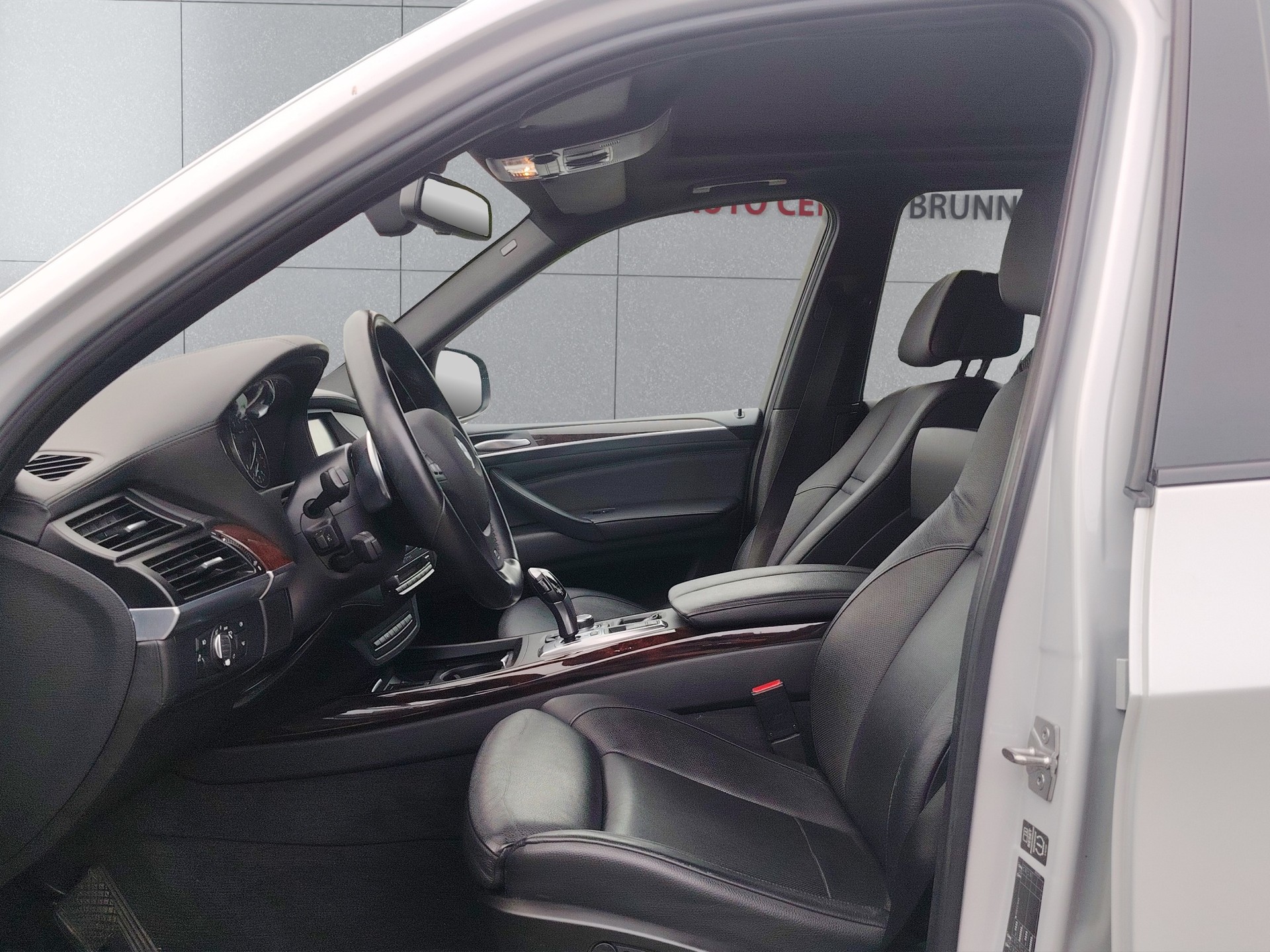 BMW X5 xDrive 50i Steptronic-image-8
