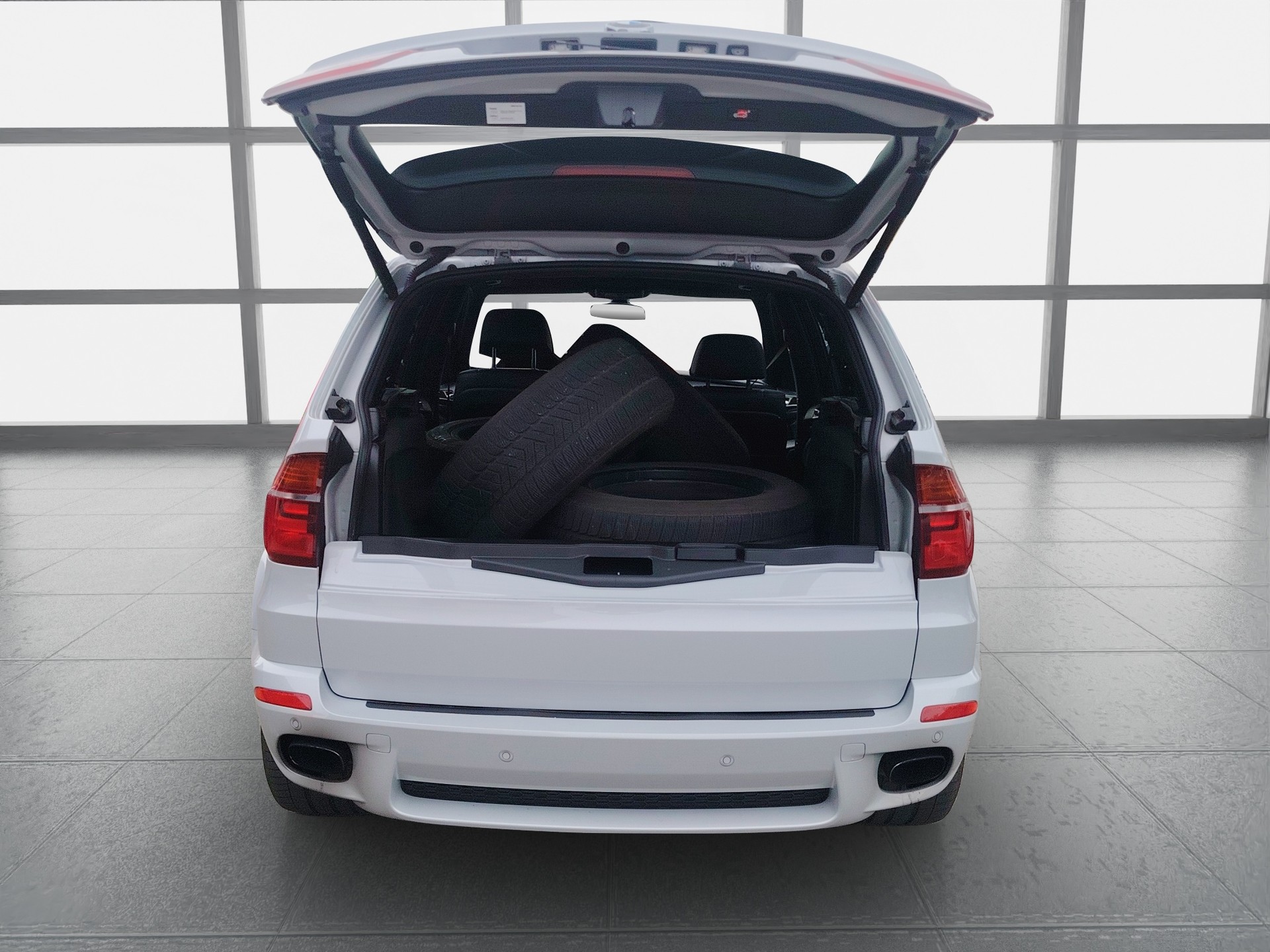BMW X5 xDrive 50i Steptronic-image-12