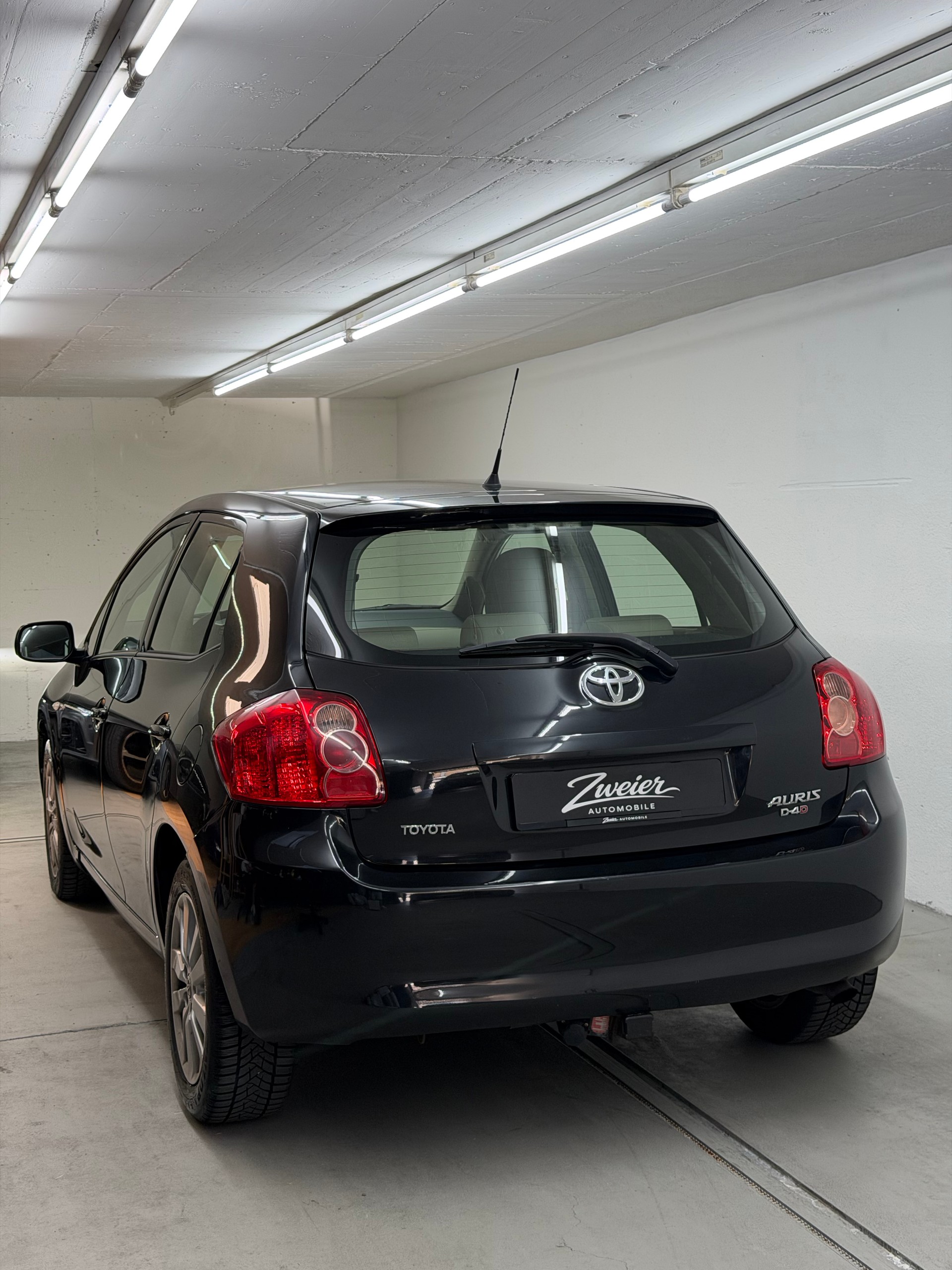 TOYOTA Auris 2.0 D-4D Linea Sol-image-4