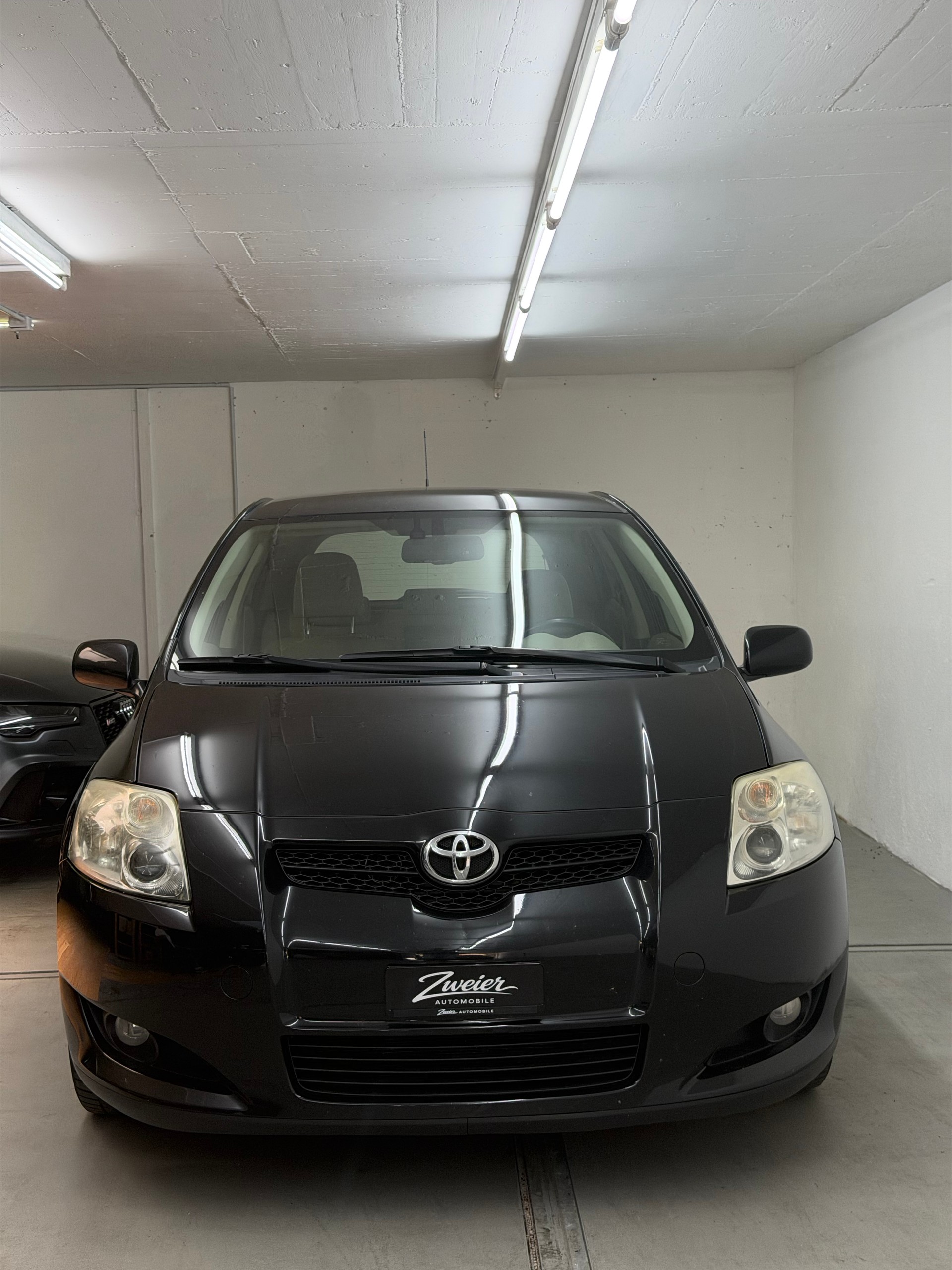TOYOTA Auris 2.0 D-4D Linea Sol-image-1
