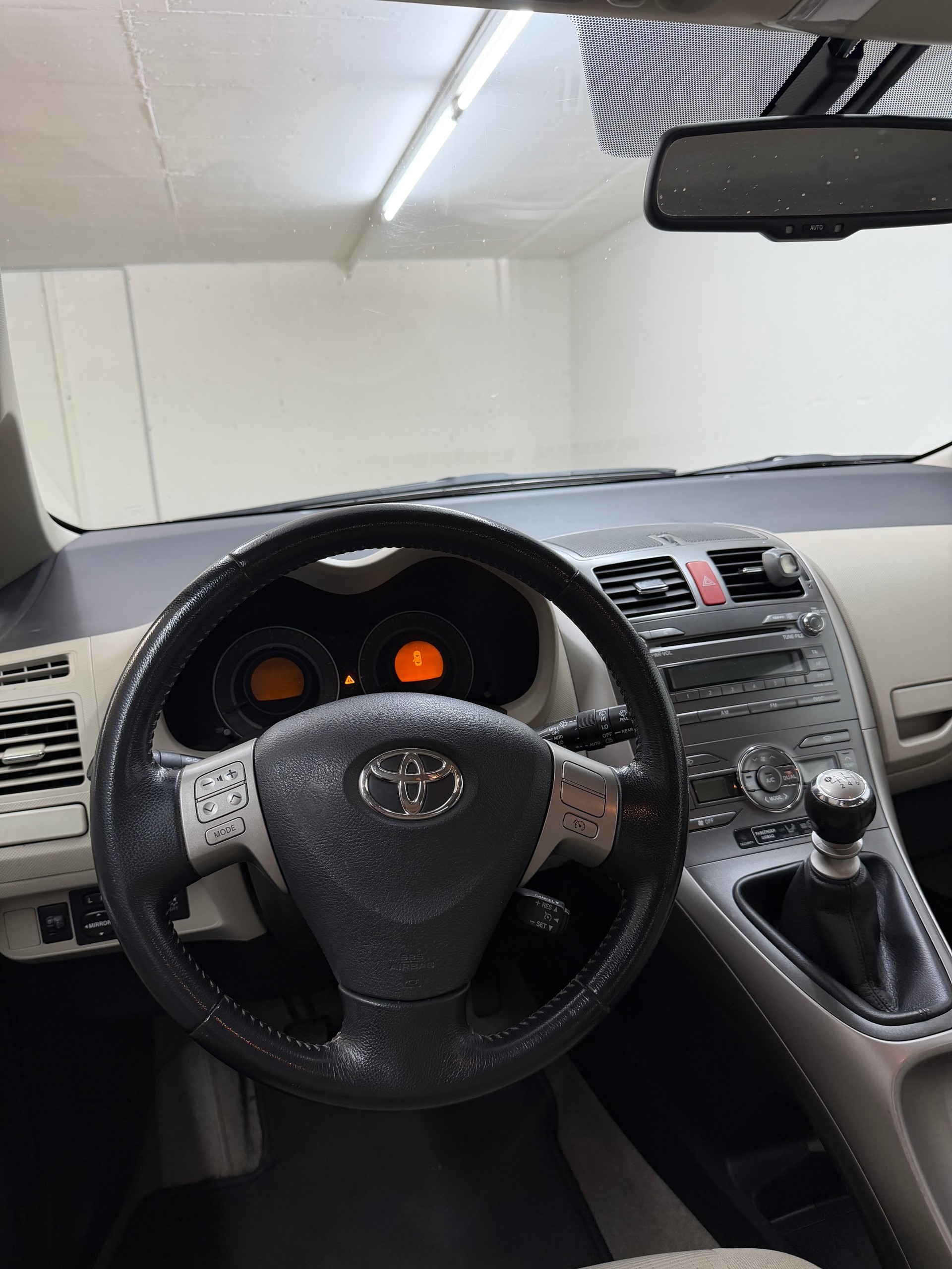 TOYOTA Auris 2.0 D-4D Linea Sol-image-9