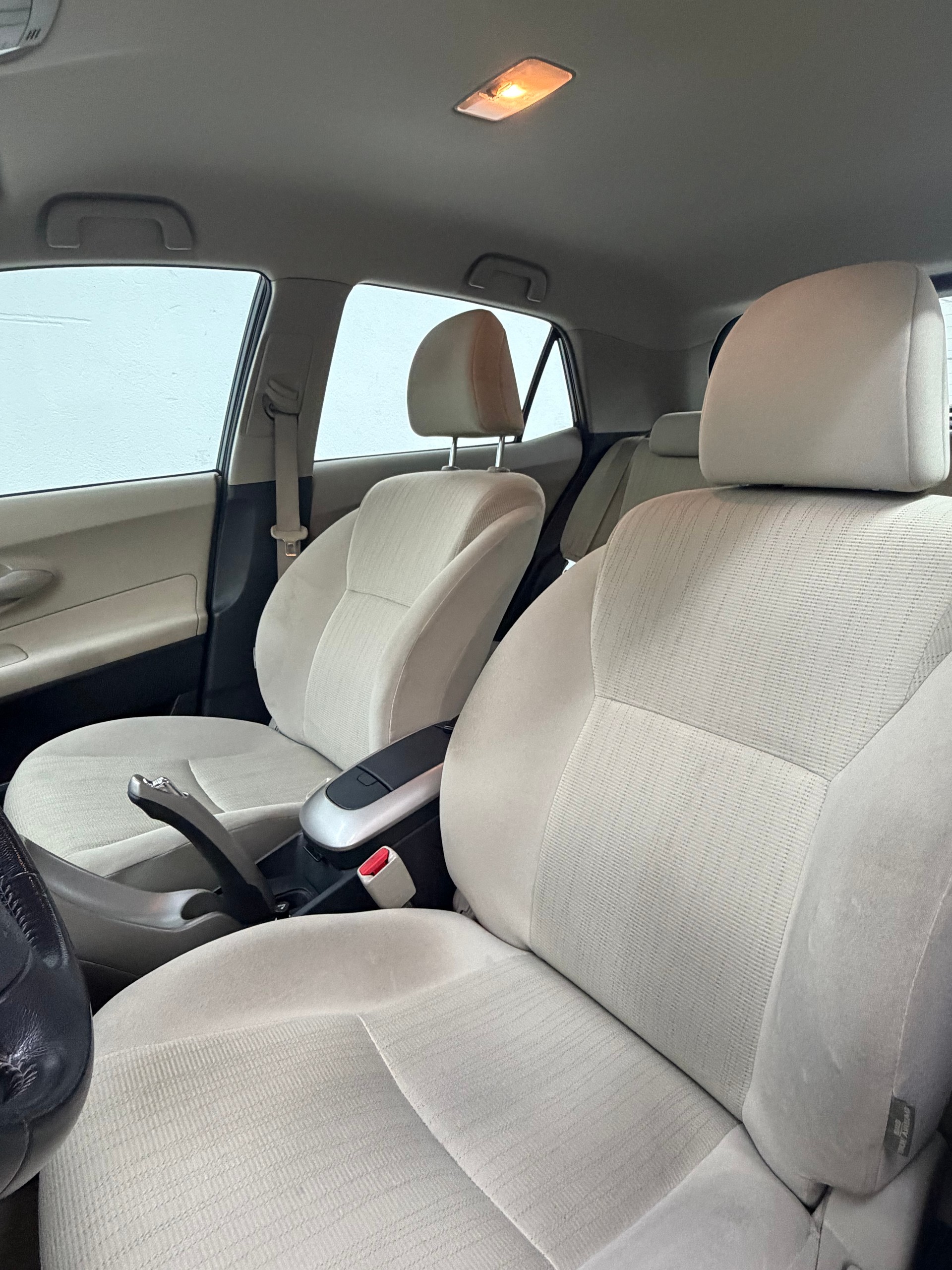 TOYOTA Auris 2.0 D-4D Linea Sol-image-11