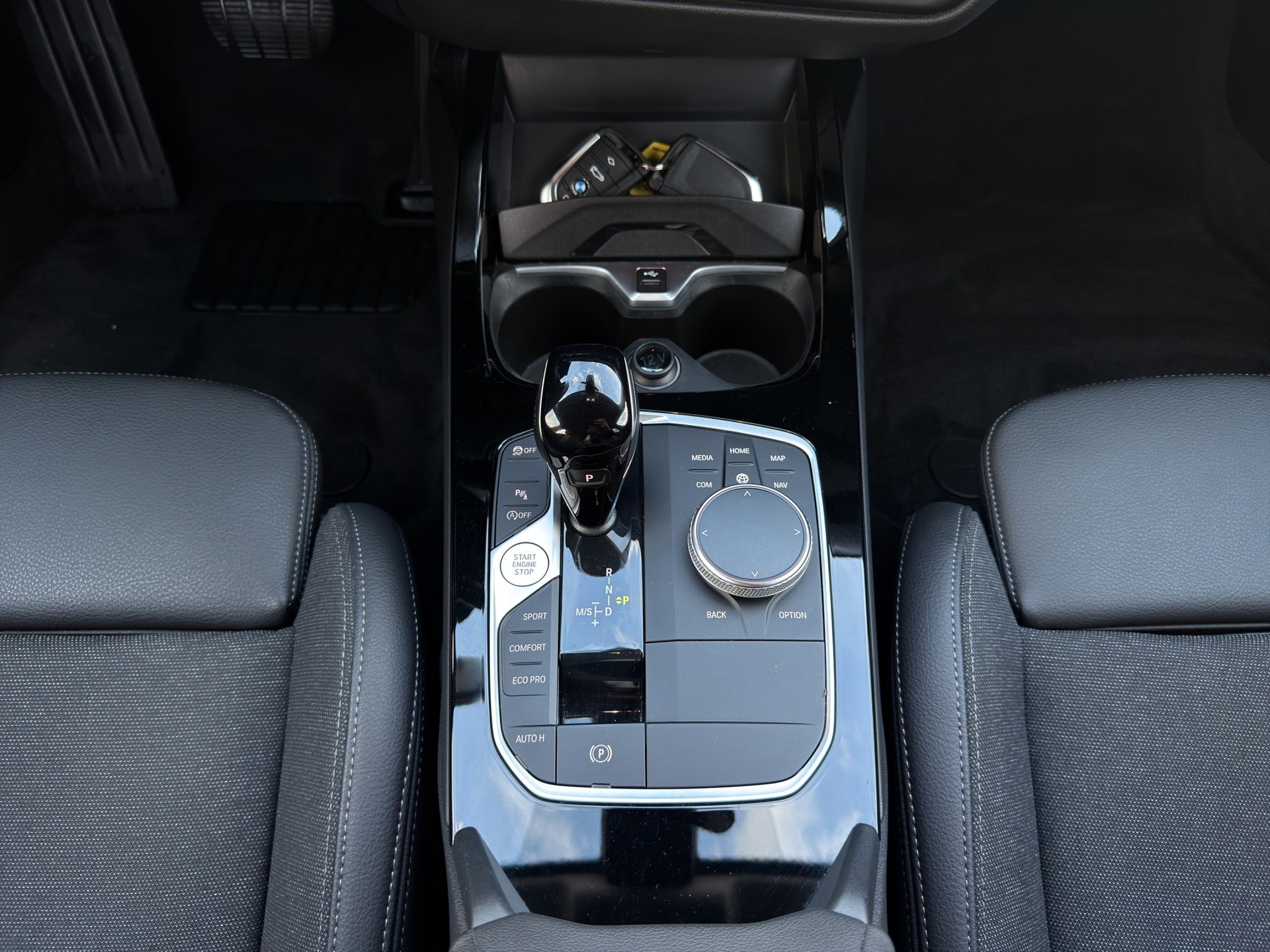 BMW 118d Steptronic Sport Line-image-15