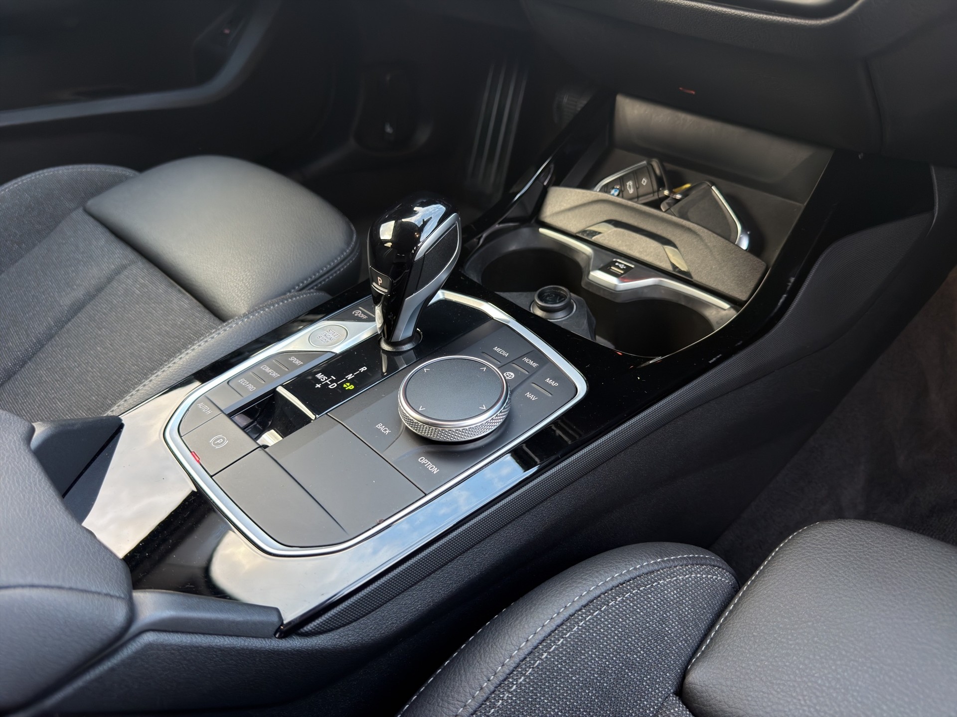 BMW 118d Steptronic Sport Line-image-17