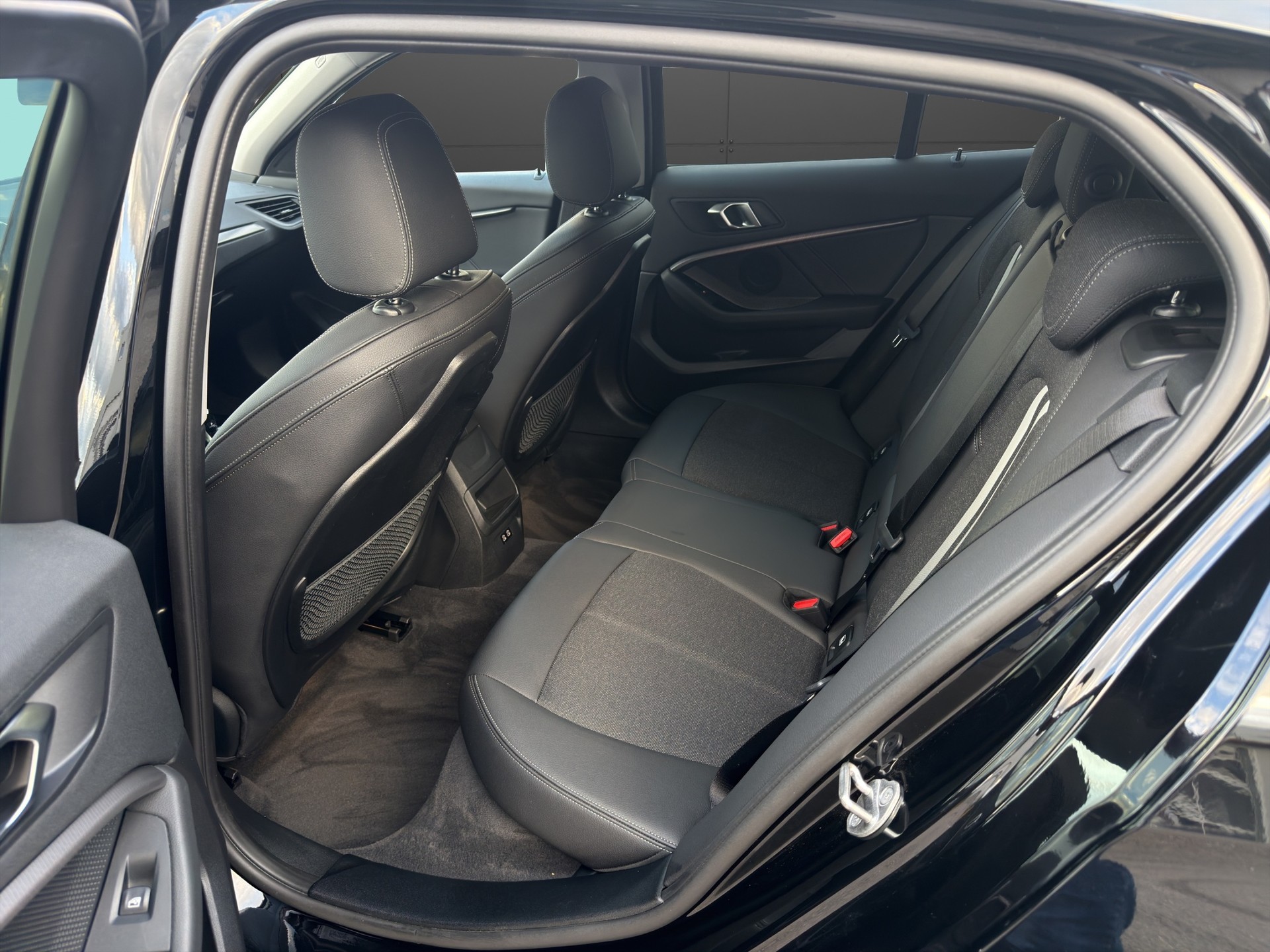 BMW 118d Steptronic Sport Line-image-22