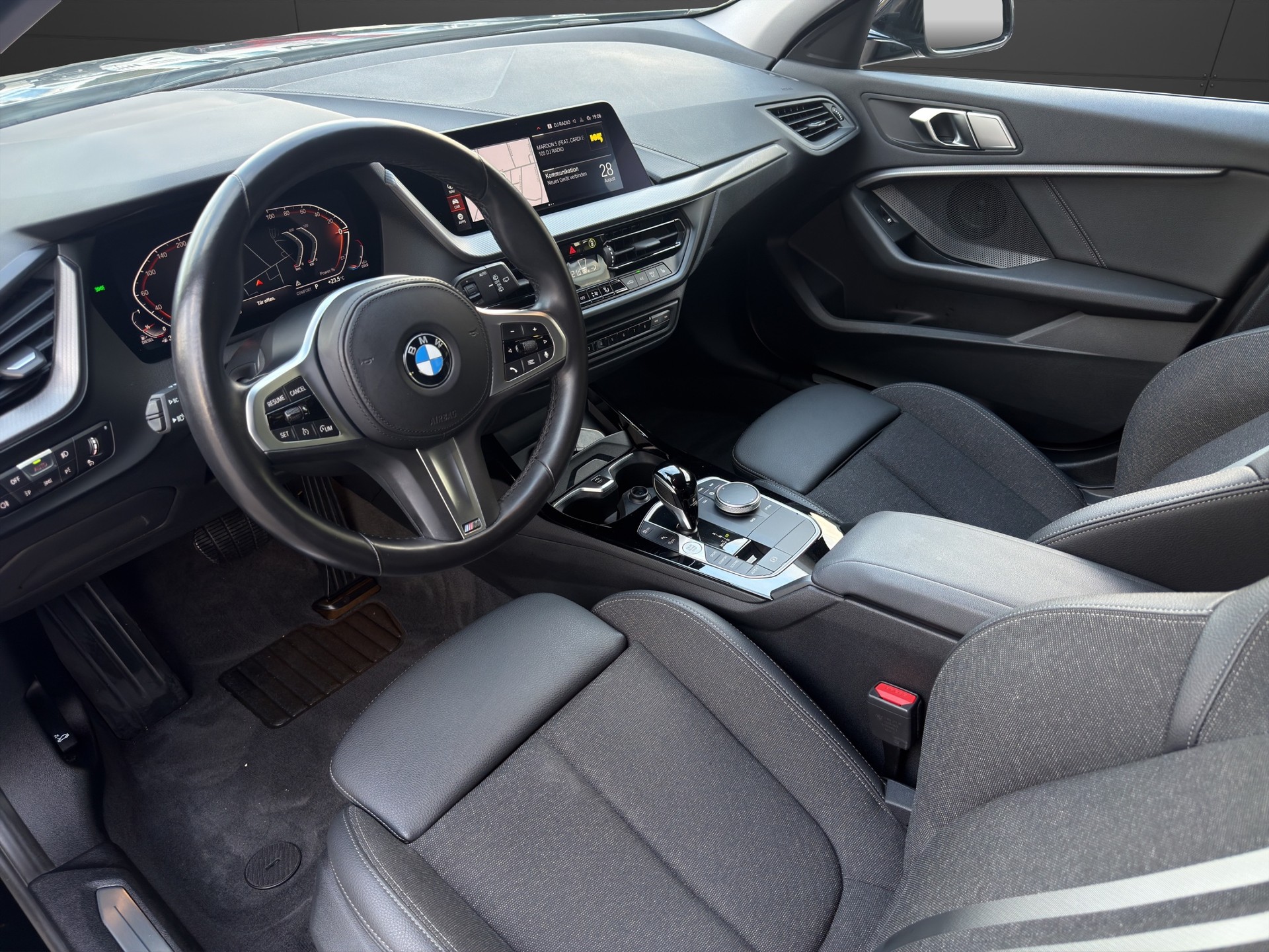 BMW 118d Steptronic Sport Line-image-10
