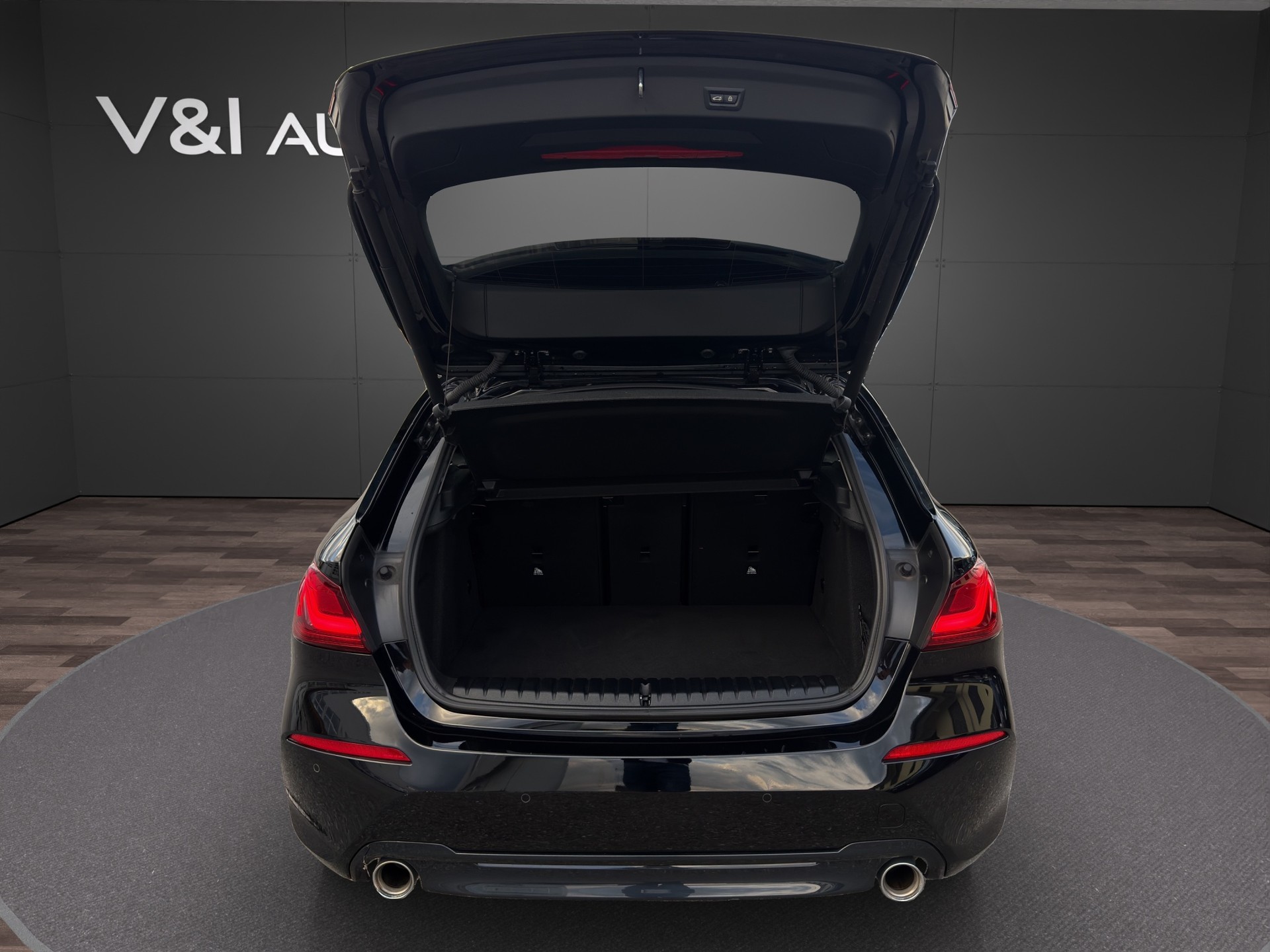 BMW 118d Steptronic Sport Line-image-23