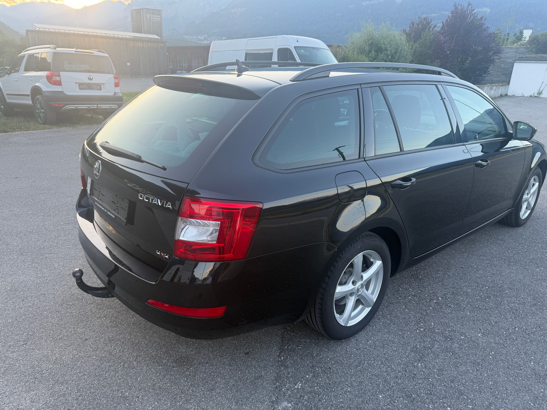 SKODA Octavia Combi 1.8 TSI Ambition 4x4 DSG-image-3