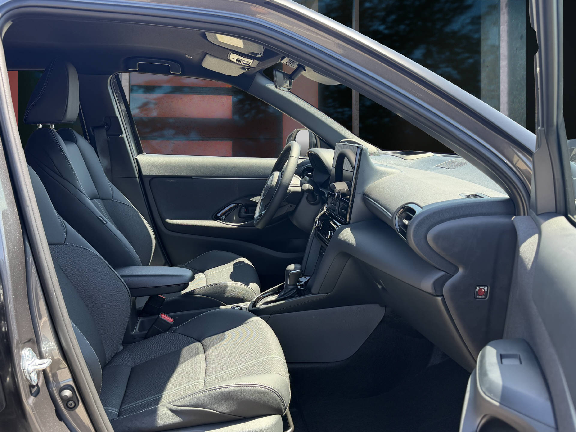 TOYOTA Yaris Cross 1.5 VVT-i HSD Premium AWD-i-image-7