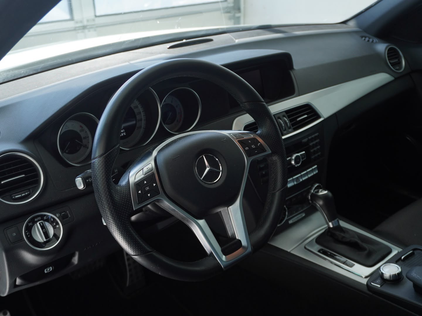 MERCEDES-BENZ C 180 Avantgarde 7G-Tronic-image-2