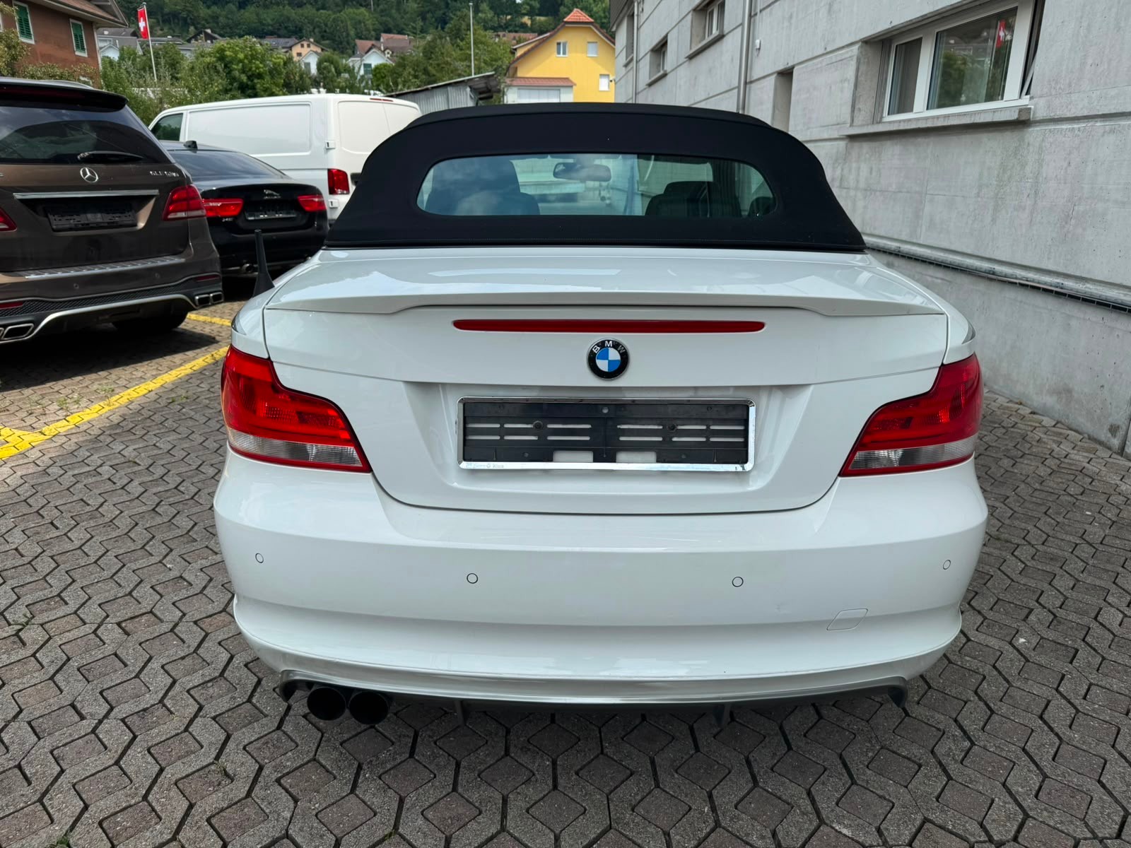 BMW 118i Cabrio M-Packet-image-3