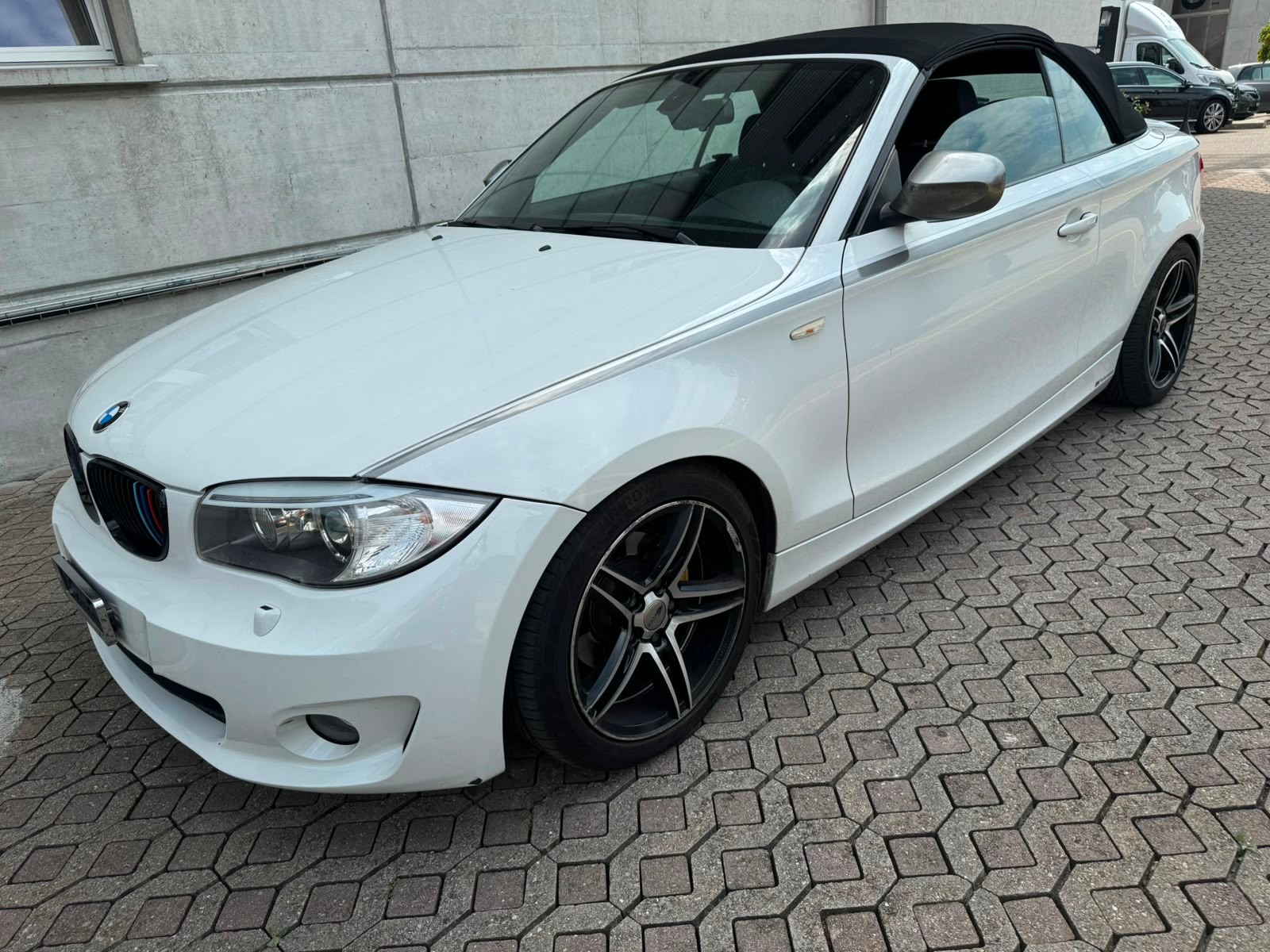 BMW 118i Cabrio M-Packet-image-0