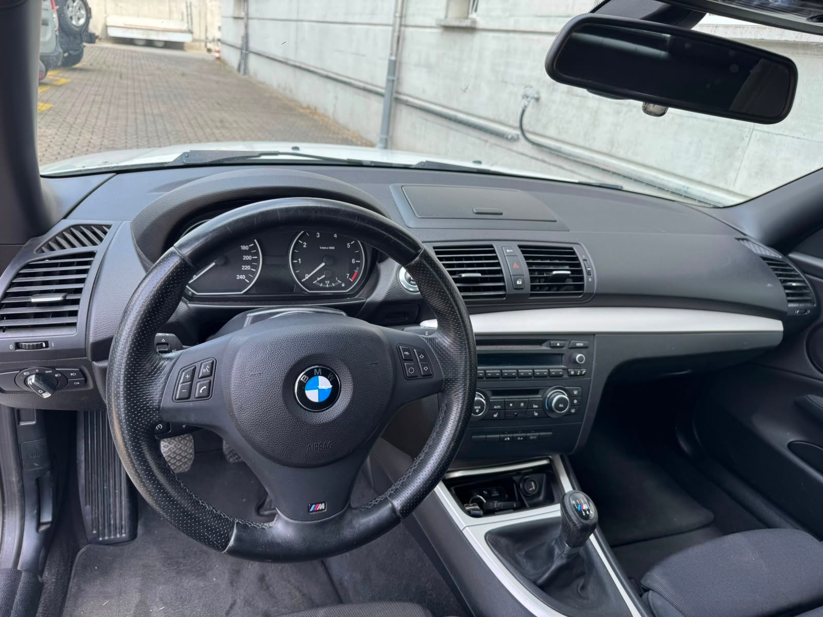 BMW 118i Cabrio M-Packet-image-8