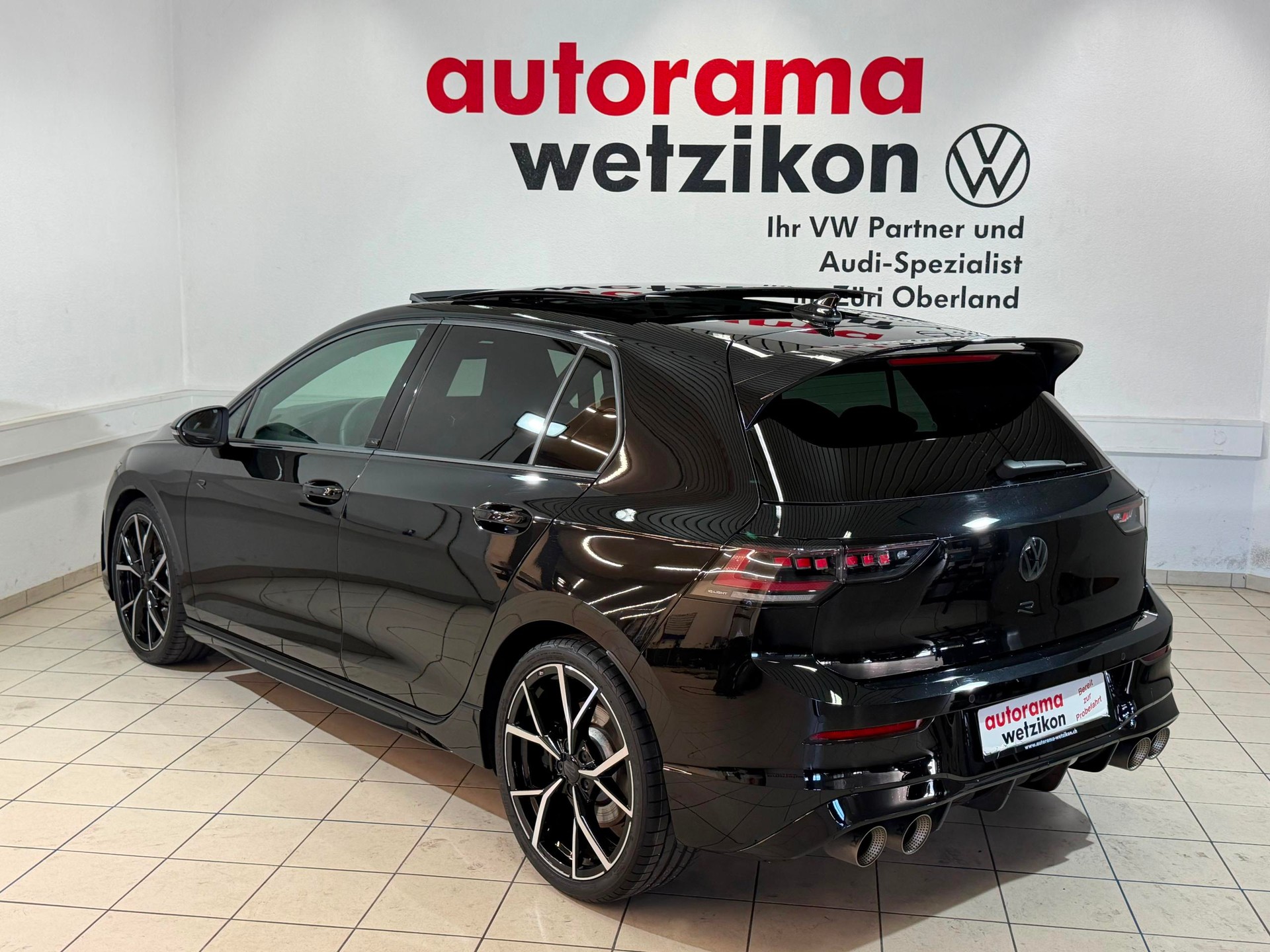 VW Golf 2.0 TSI R Black Edition DSG 4 Motion-image-2