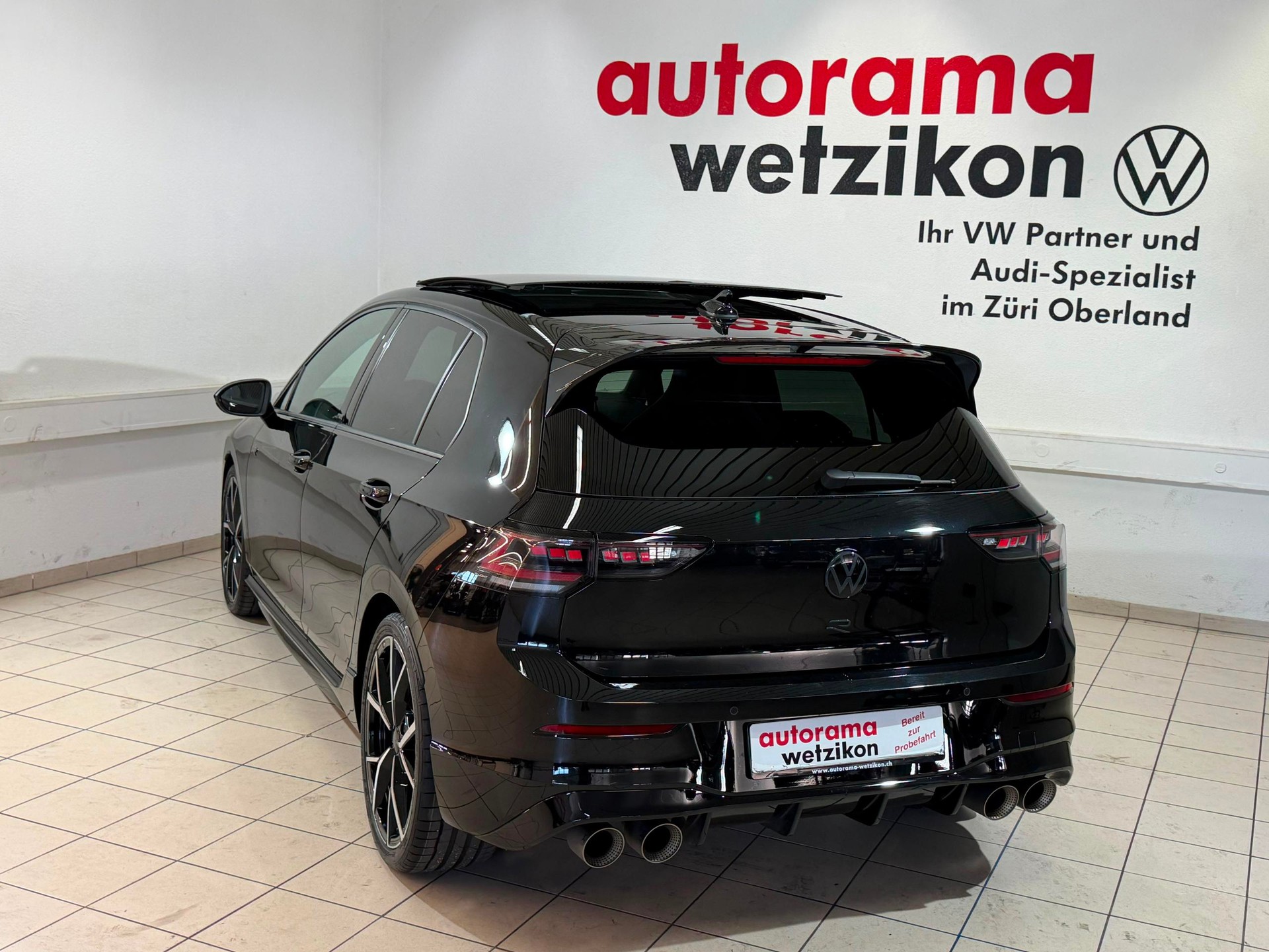 VW Golf 2.0 TSI R Black Edition DSG 4 Motion-image-3