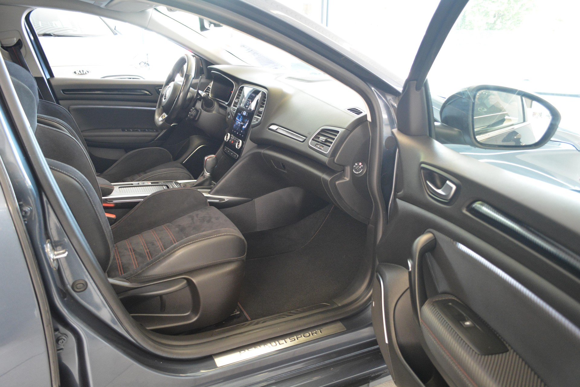 RENAULT Mégane Sport 1.8 T Trophy EDC-image-10