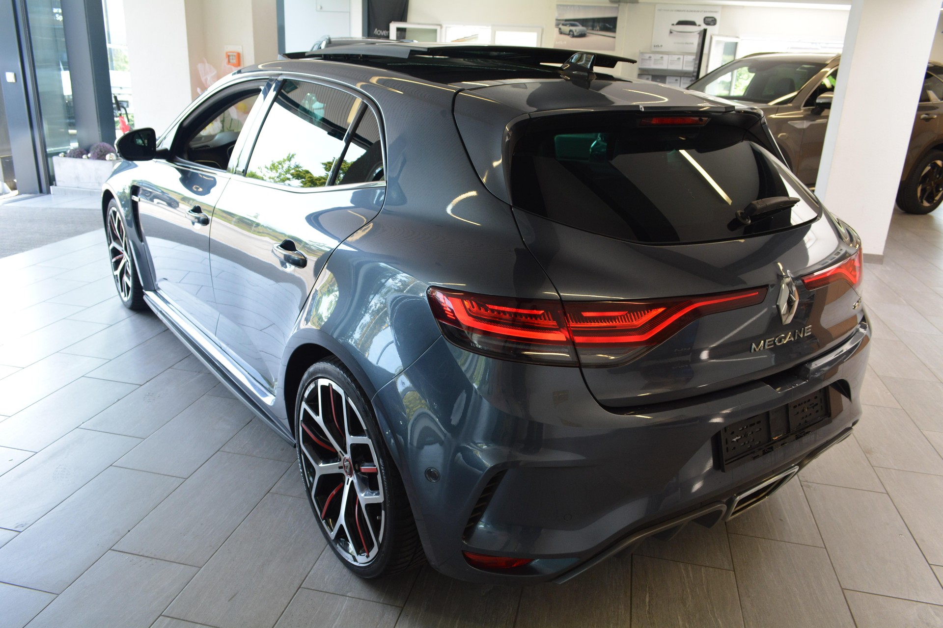 RENAULT Mégane Sport 1.8 T Trophy EDC-image-4