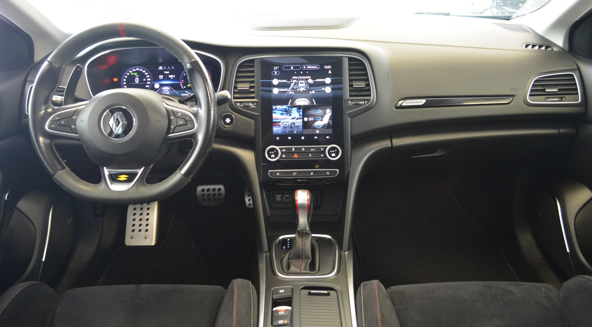 RENAULT Mégane Sport 1.8 T Trophy EDC-image-12