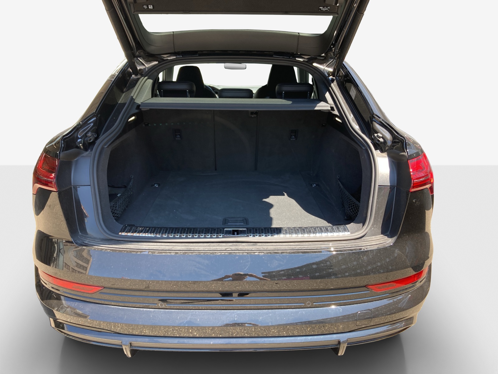 AUDI e-tron S Sportback quattro-image-13