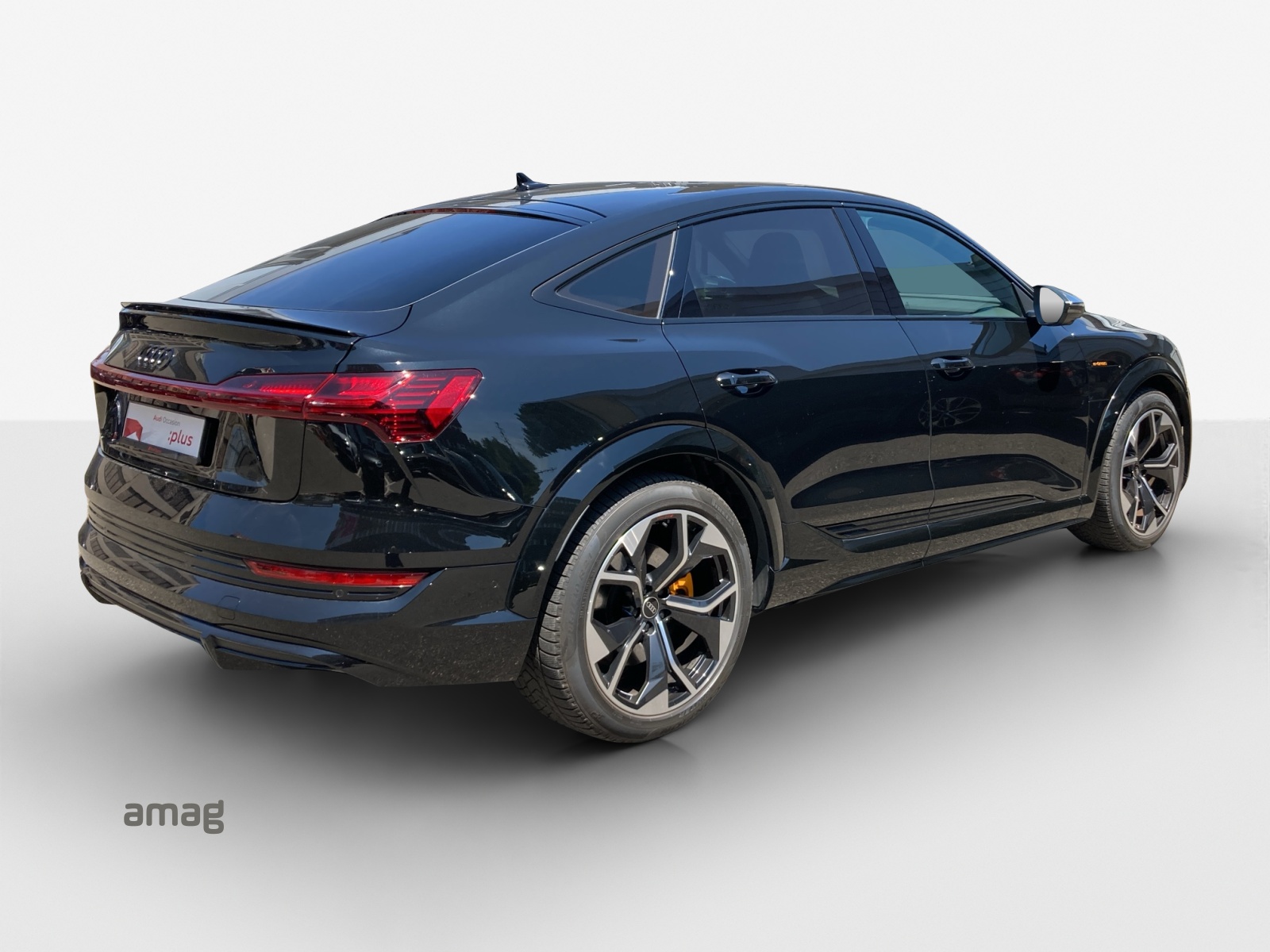 AUDI e-tron S Sportback quattro-image-5