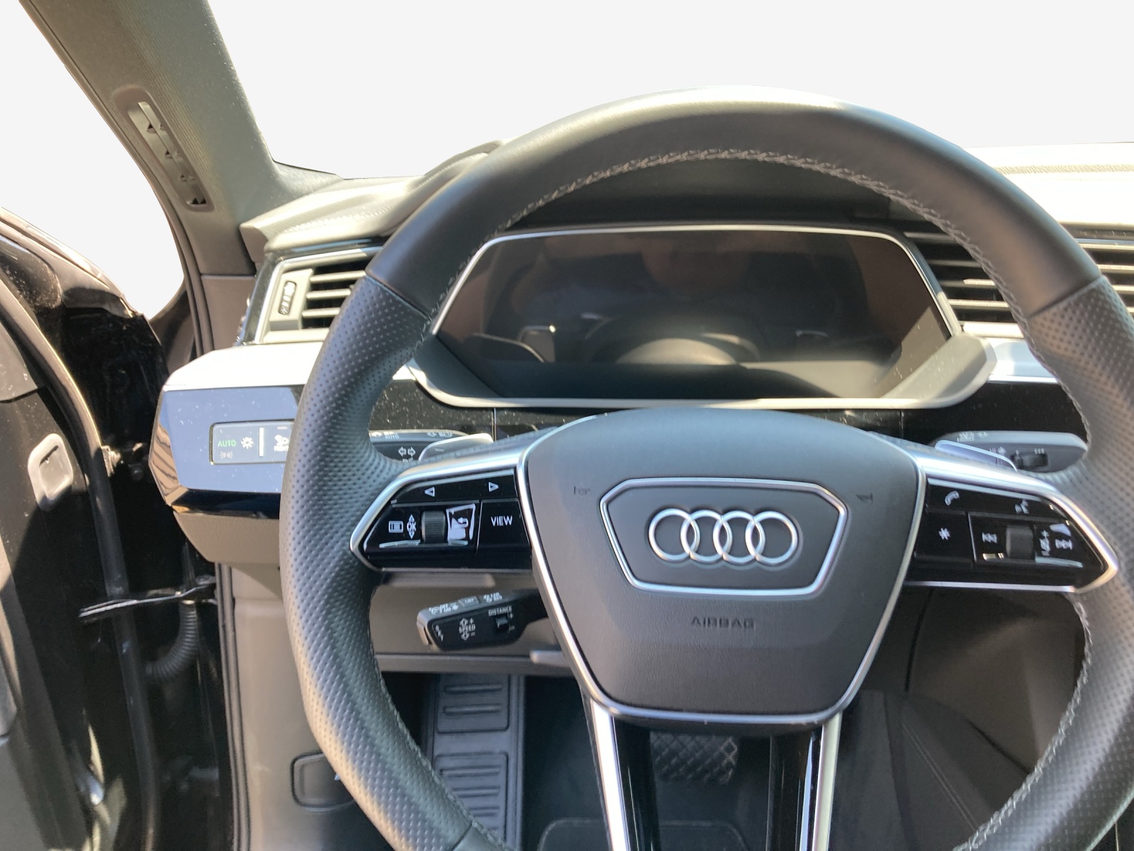 AUDI e-tron S Sportback quattro-image-11