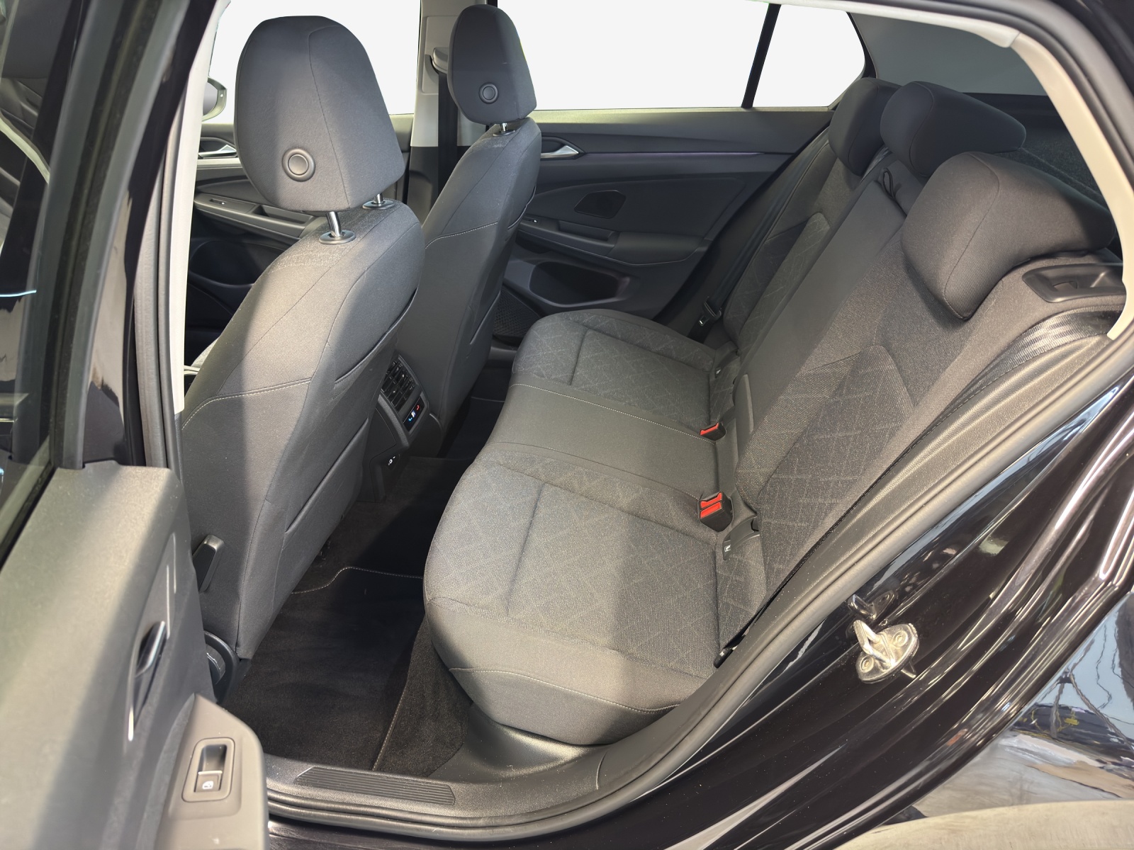 VW Golf 1.5 e TSI ACT Life DSG-image-11
