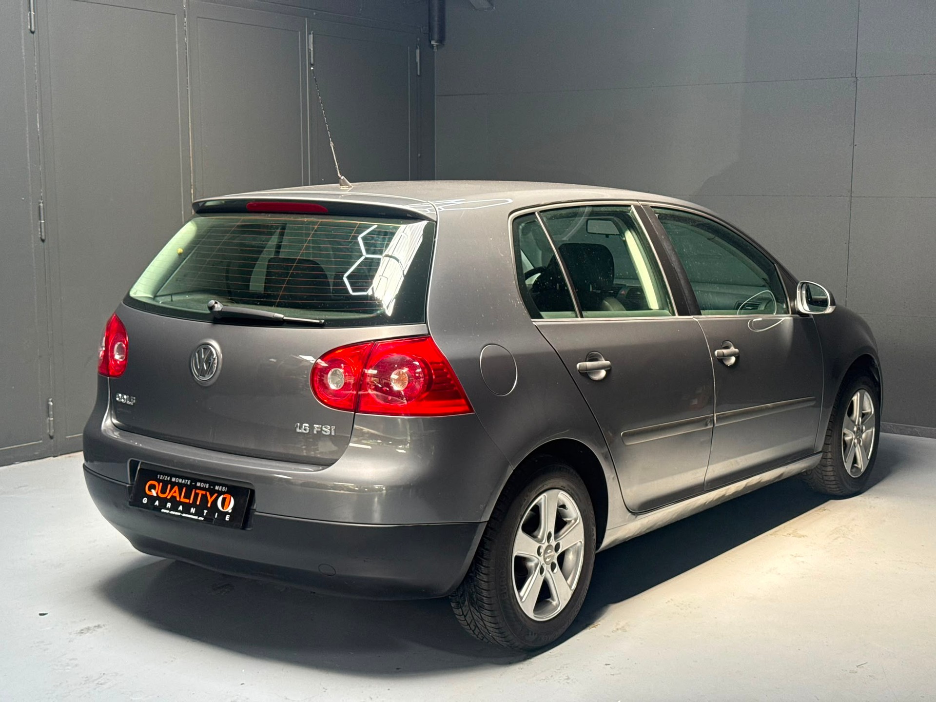 VW Golf 1.6 FSI Comfortline-image-1